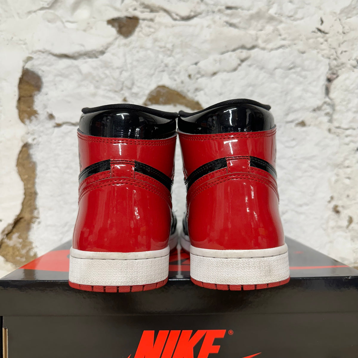 Air Jordan 1 High Patent Bred Sz 9
