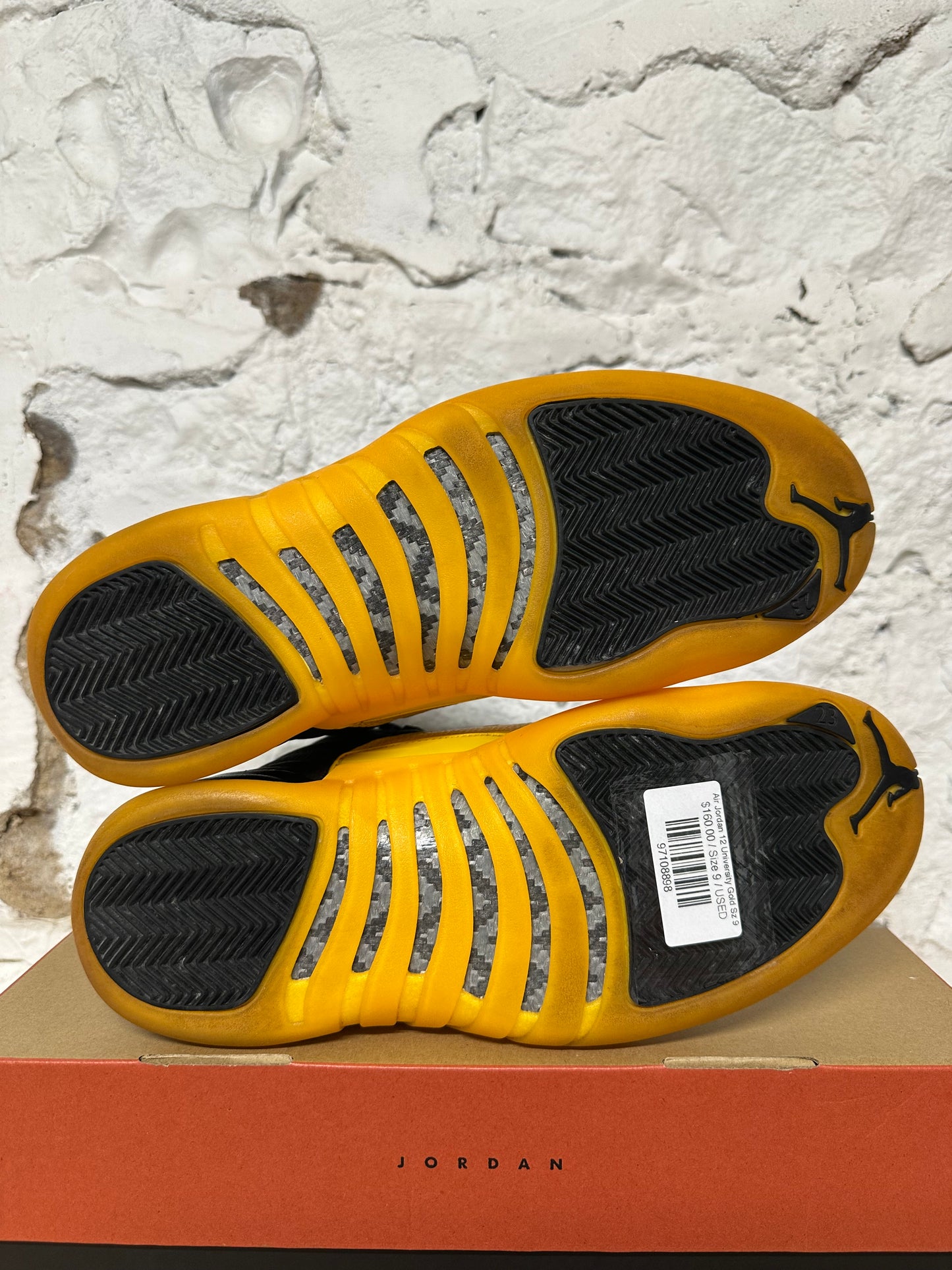 Air Jordan 12 University Gold Sz 9