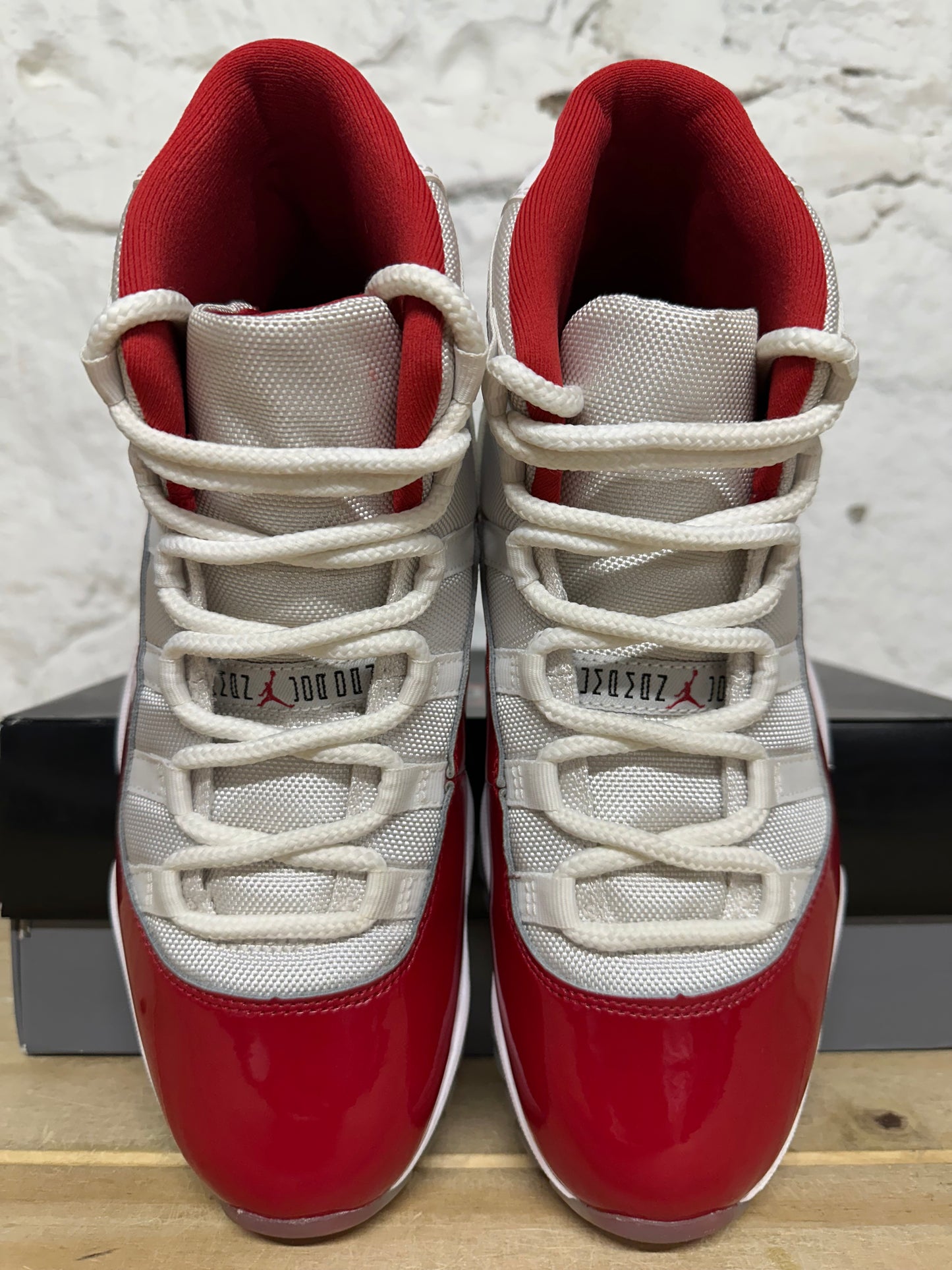 Air Jordan 11 High Cherry Sz 9