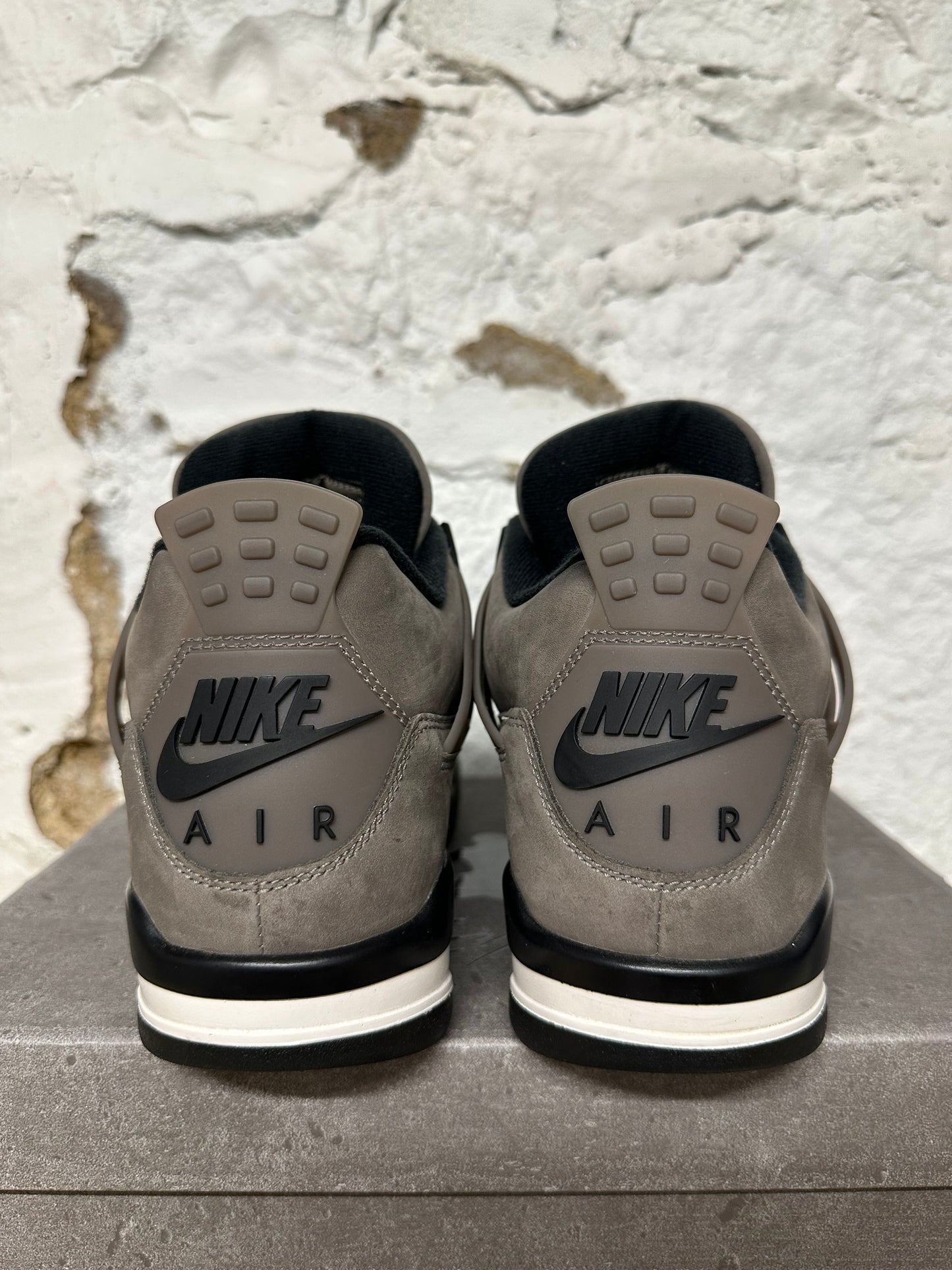 Air Jordan 4 Cave Stone Sz 8.5