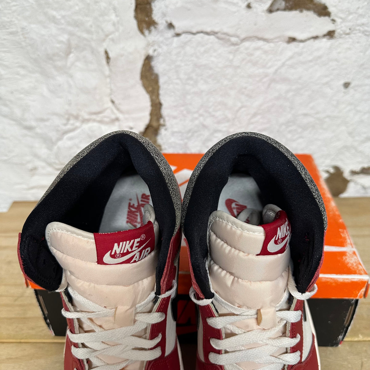 Air Jordan 1 High Chicago Lost & Found Sz 13