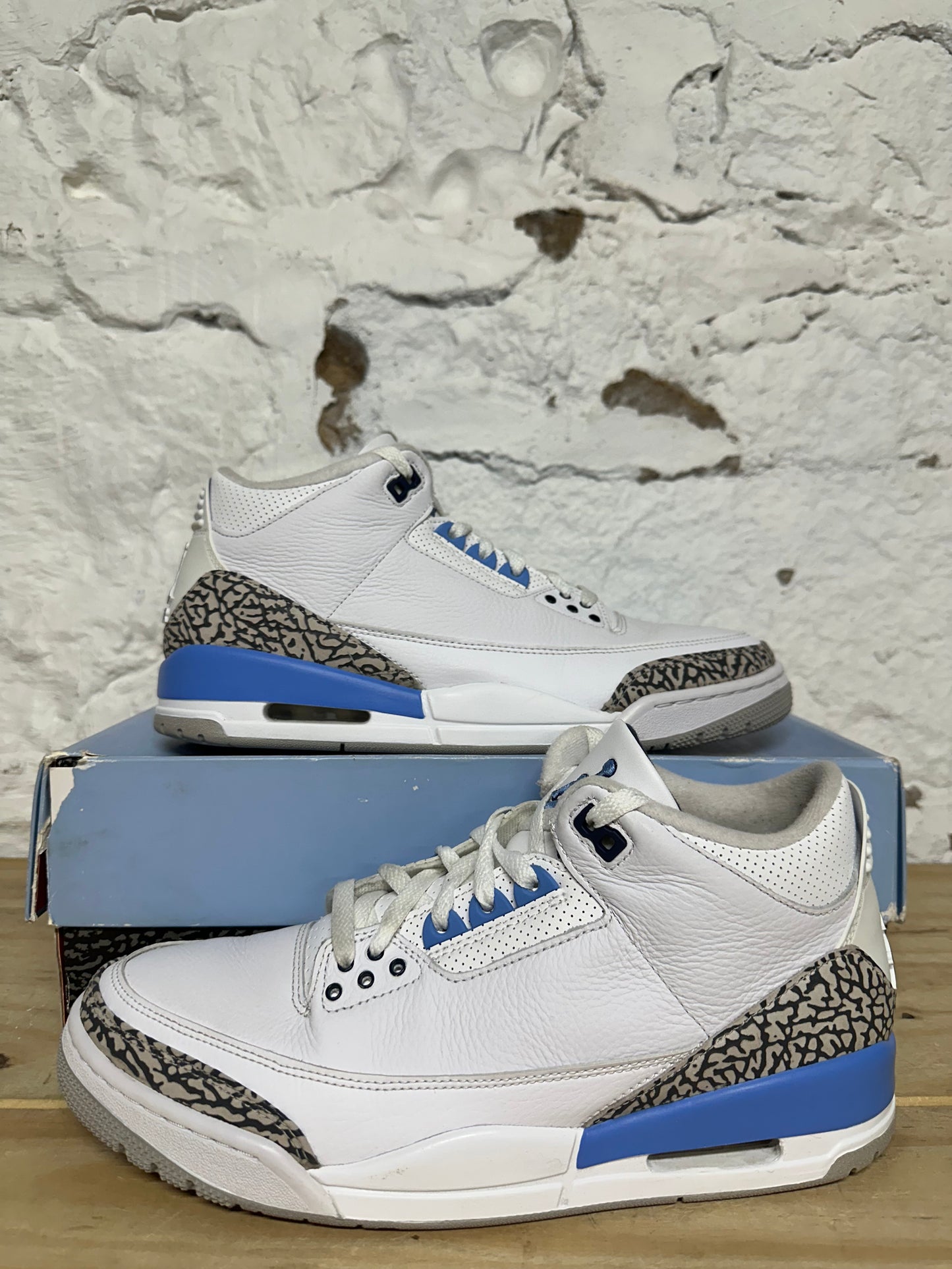 Air Jordan 3 UNC Sz 11