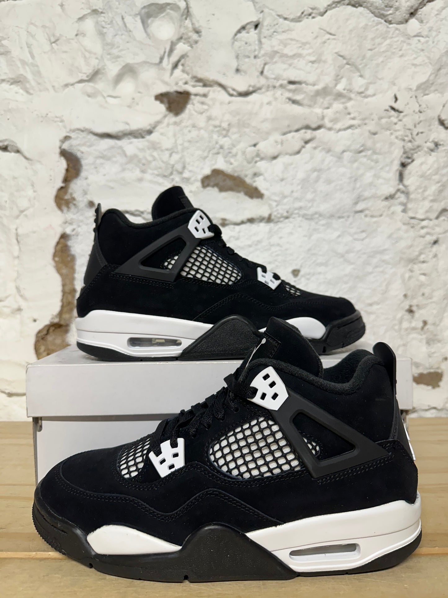 Air Jordan 4 White Thunder Sz 7Y DS