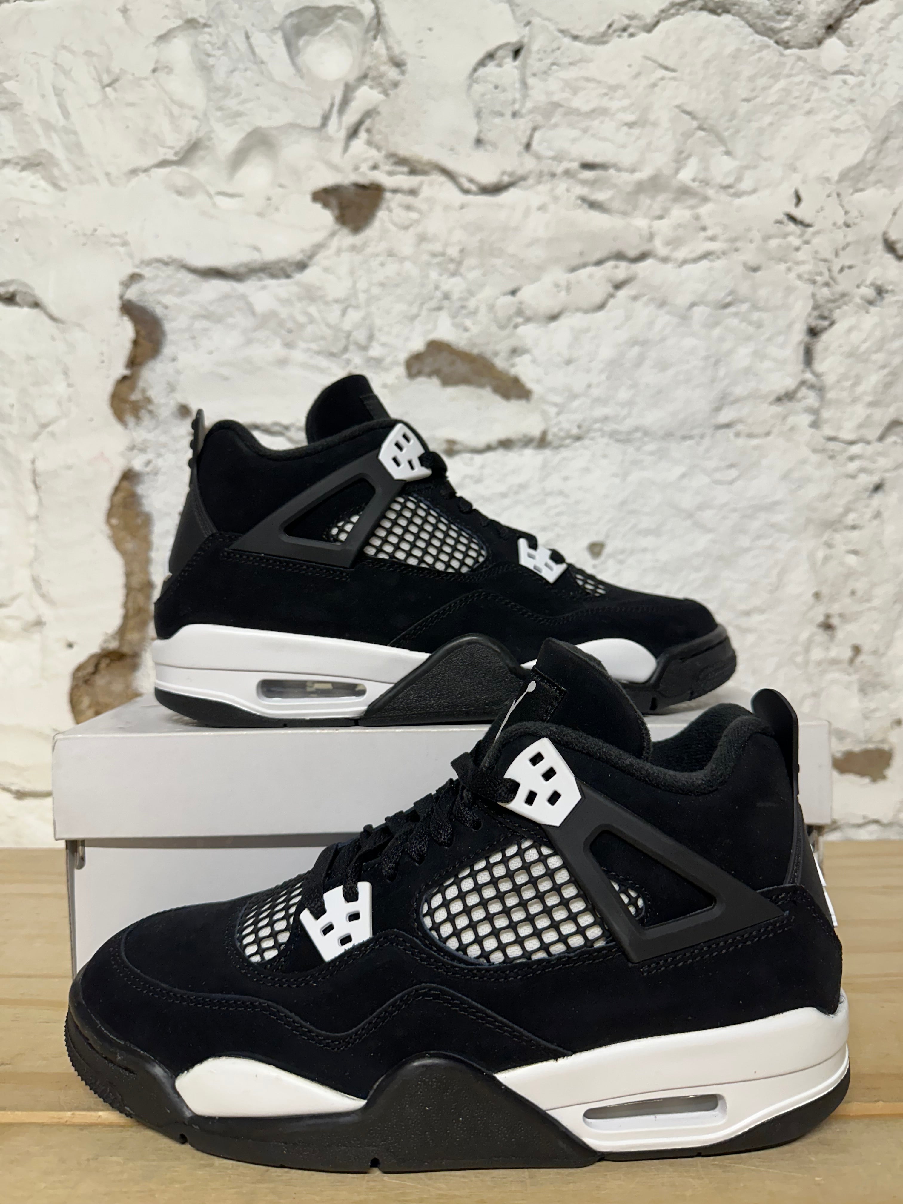 Air Jordan 4 White Thunder Sz 7Y DS