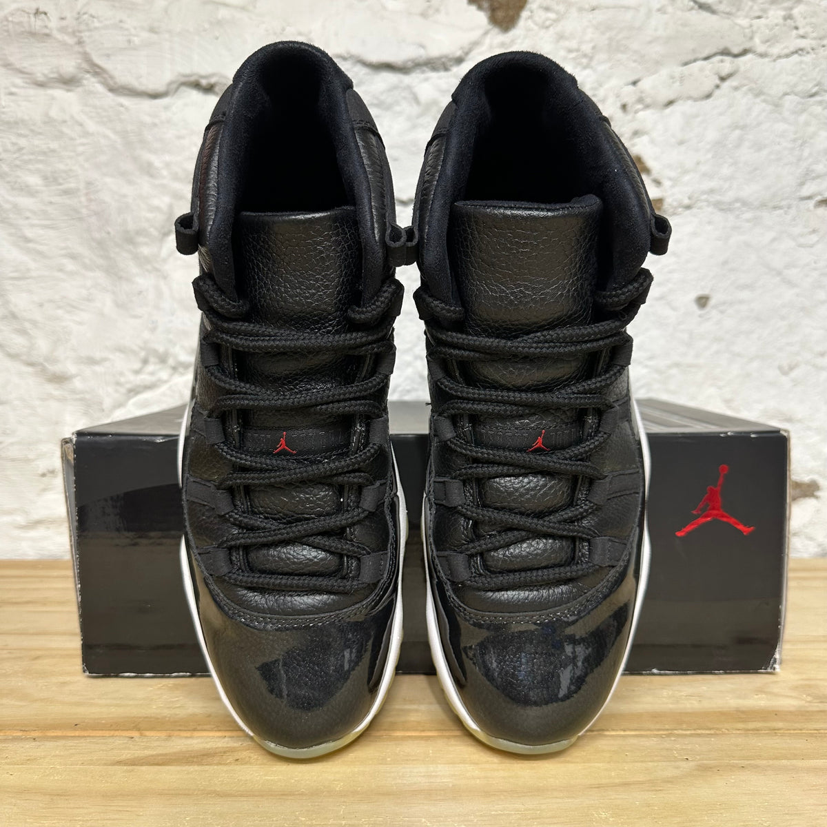 Air Jordan 11 High 72-10 Sz 9.5