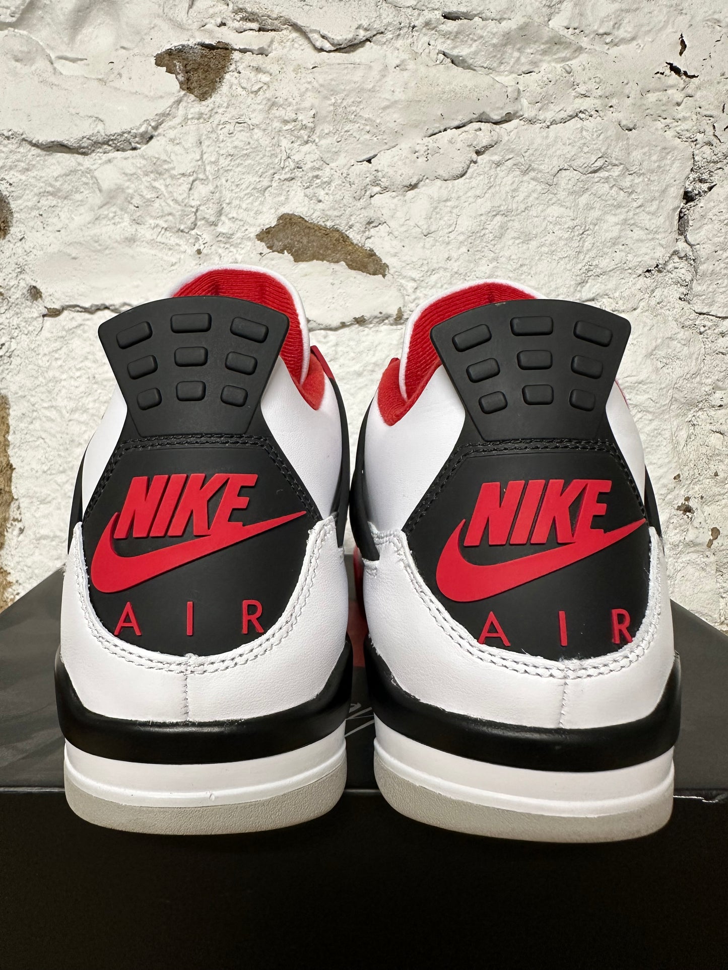 Air Jordan 4 Fire Red Sz 11