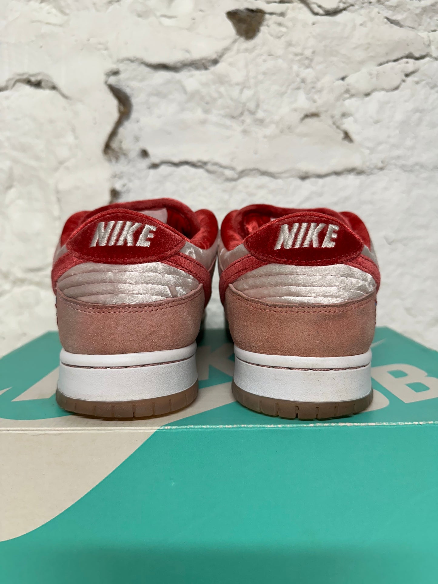 Nike SB Dunk Low Strangelove Sz 9.5