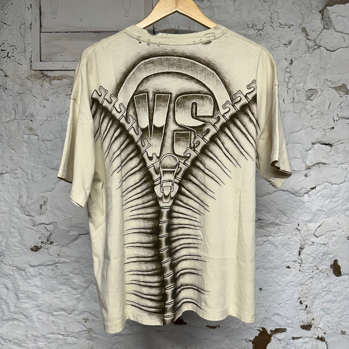 Vale Locker Room Cream T-Shirt Sz L
