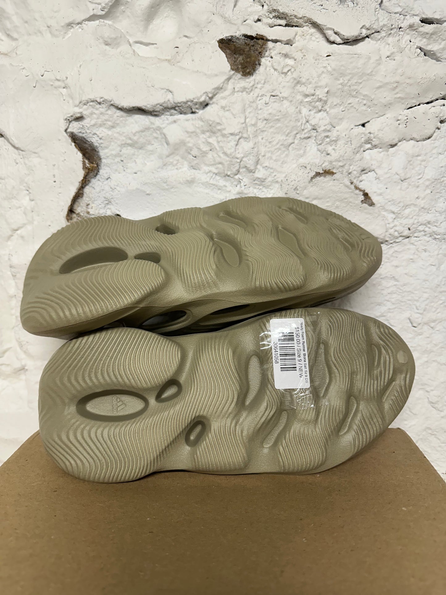 Yeezy Foam Runner Stone Salt Sz 9 DS