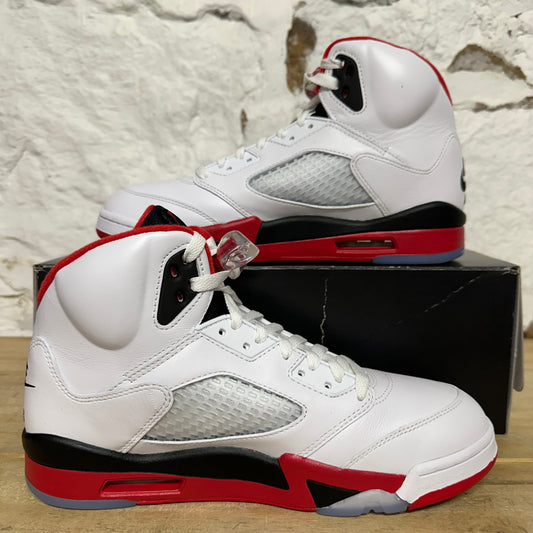 Air Jordan 5 Fire Red Black Tongue (2025) Sz 9