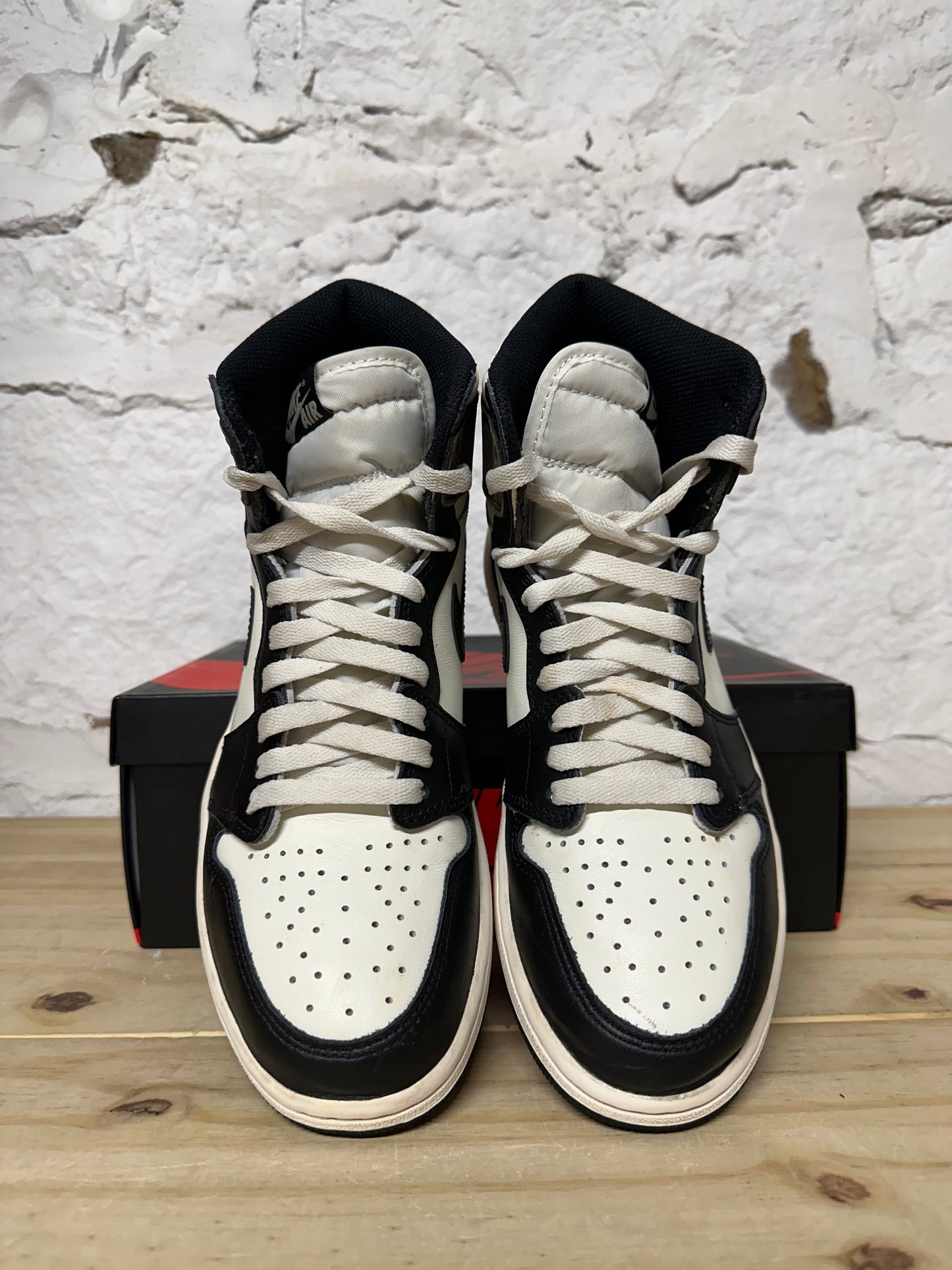 Air Jordan 1 Mocha Sz 9.5