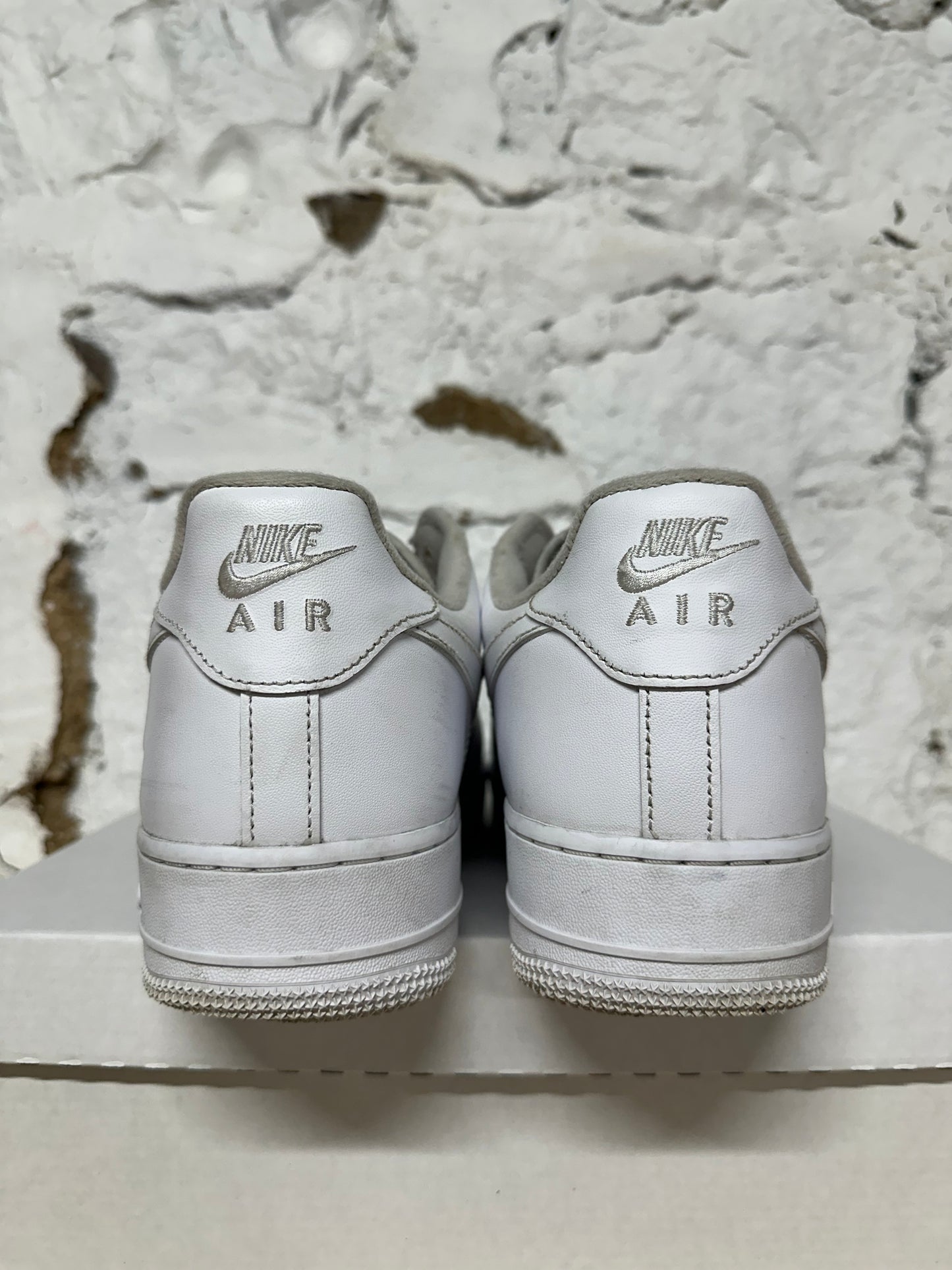 Nike Air Force 1 Low Supreme White Sz 11.5