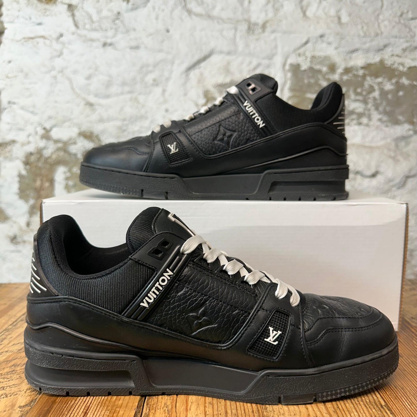 Louis Vuitton Triple Black Trainer Sneaker Sz 8.5 (7LV)