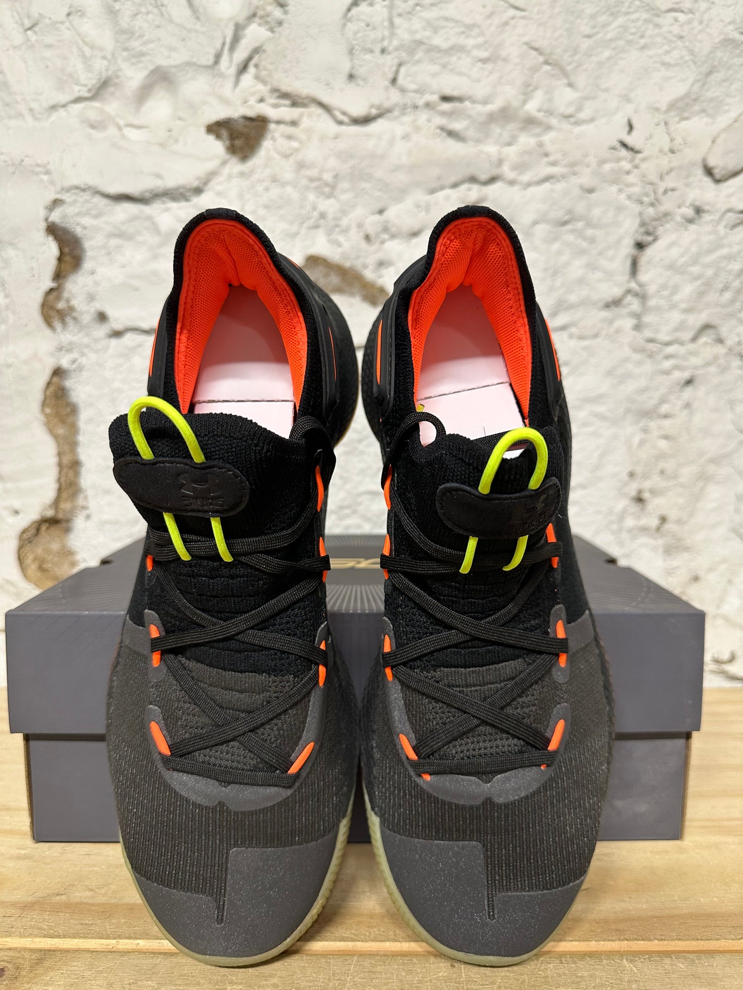 Under Armour Curry 6 Fox Theatre Sz 10.5 DS