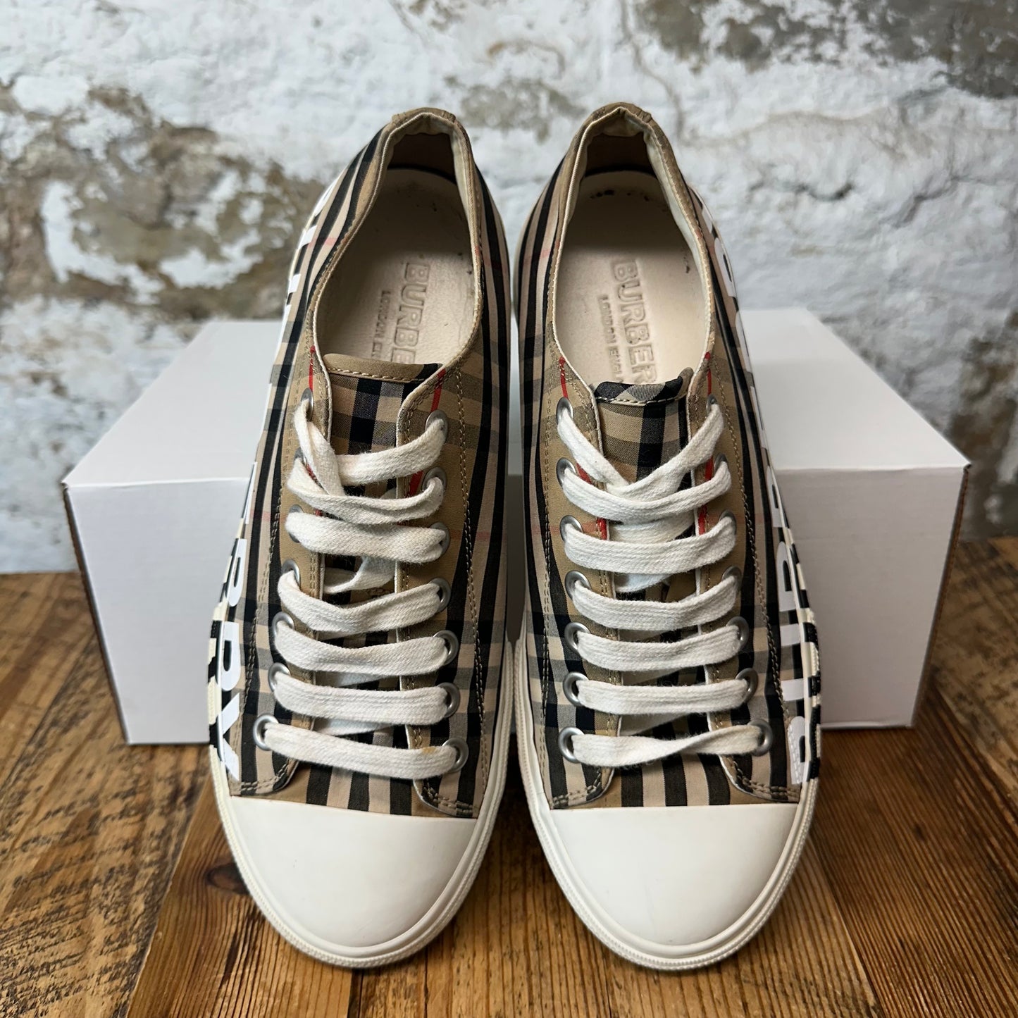 Burberry Side Spell Plaid Sneaker Sz 9 (42)