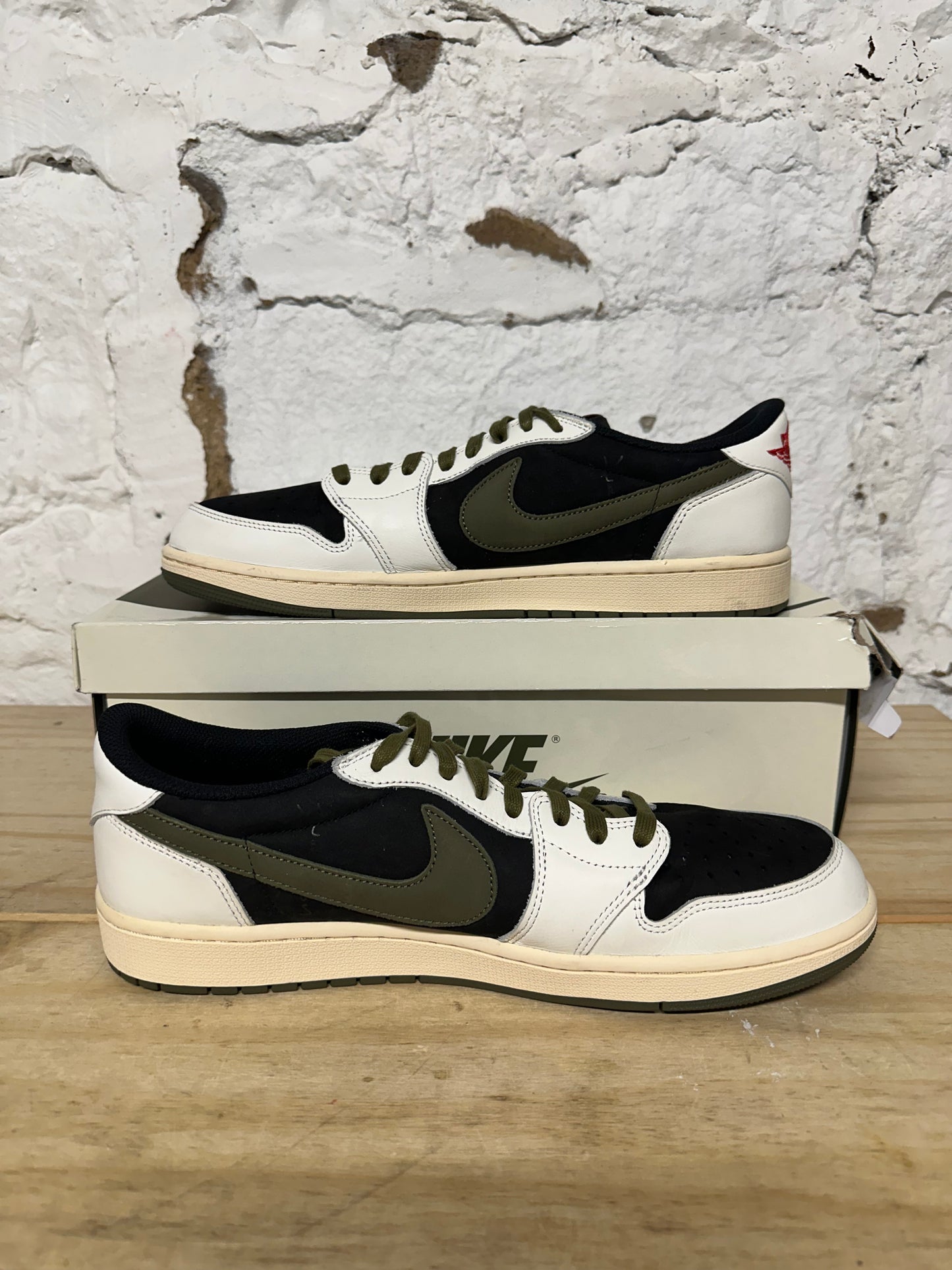 Air Jordan 1 Low Travis Scott Olive Sz 12.5 (14W)