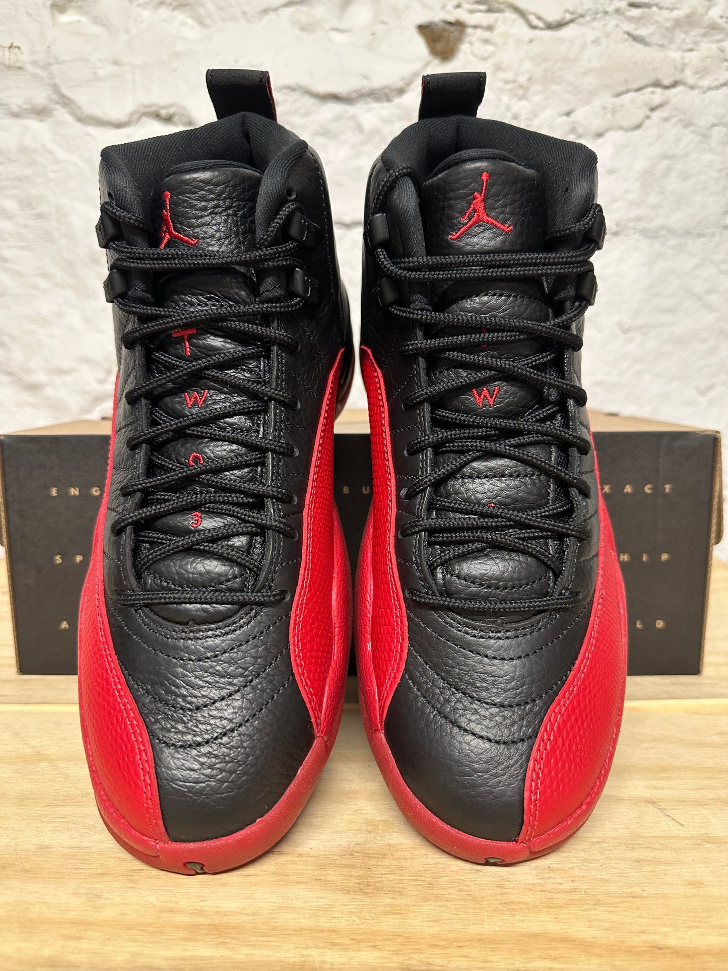 Air Jordan 12 Flu Game Sz 9 DS