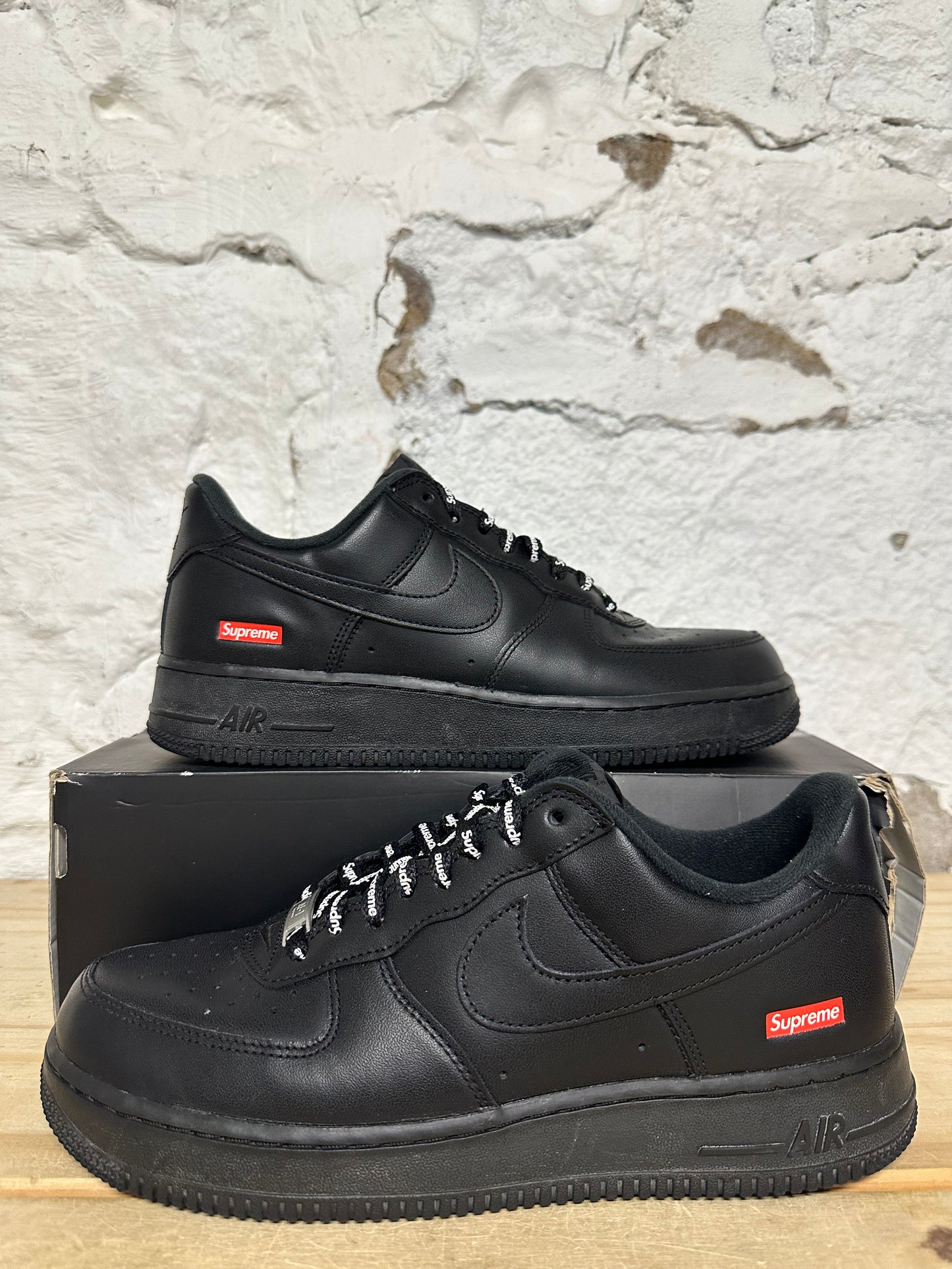 Nike Air Force 1 Low Supreme Black Sz 8.5