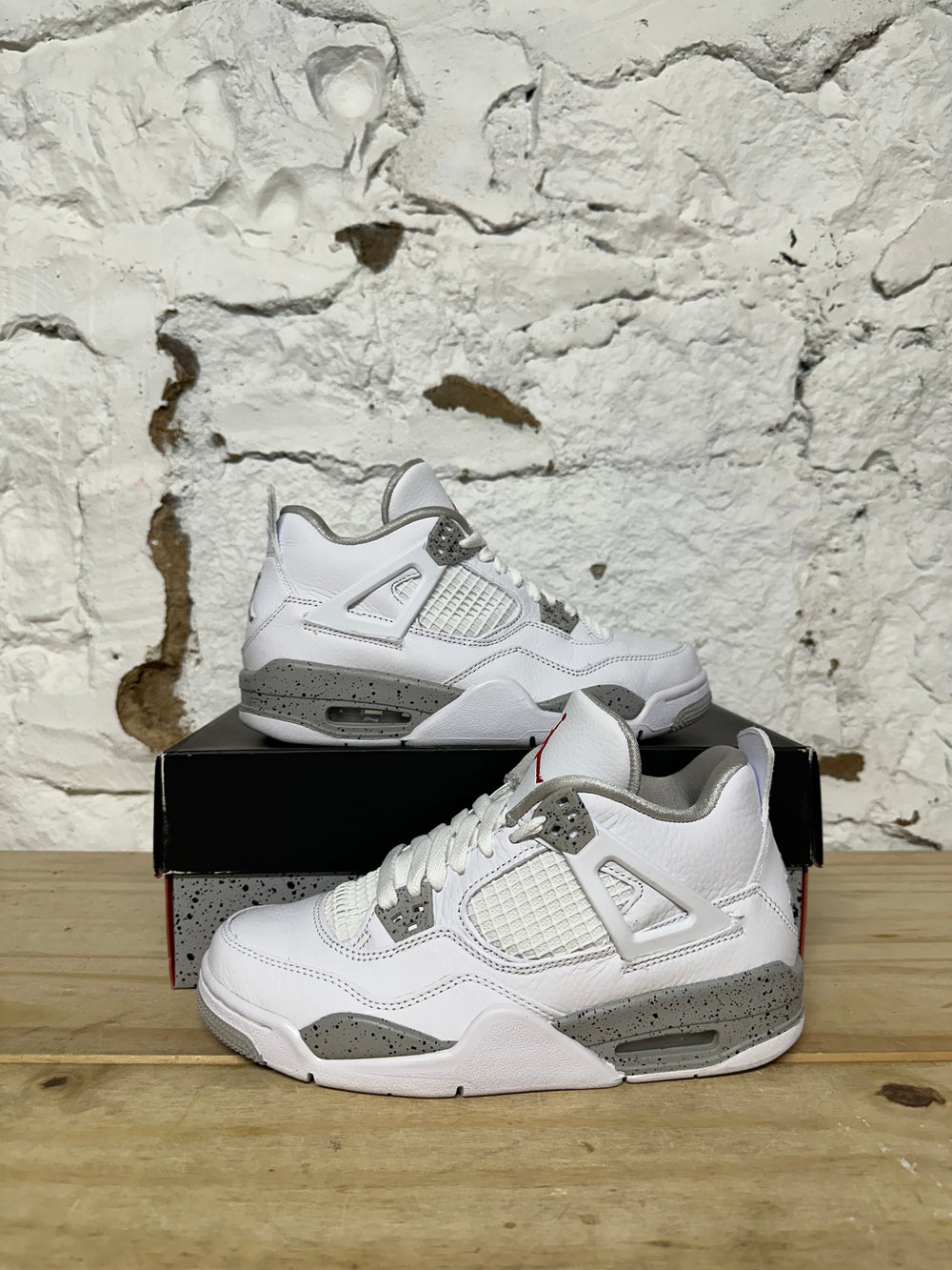 Air Jordan 4 White Oreo Sz 6Y