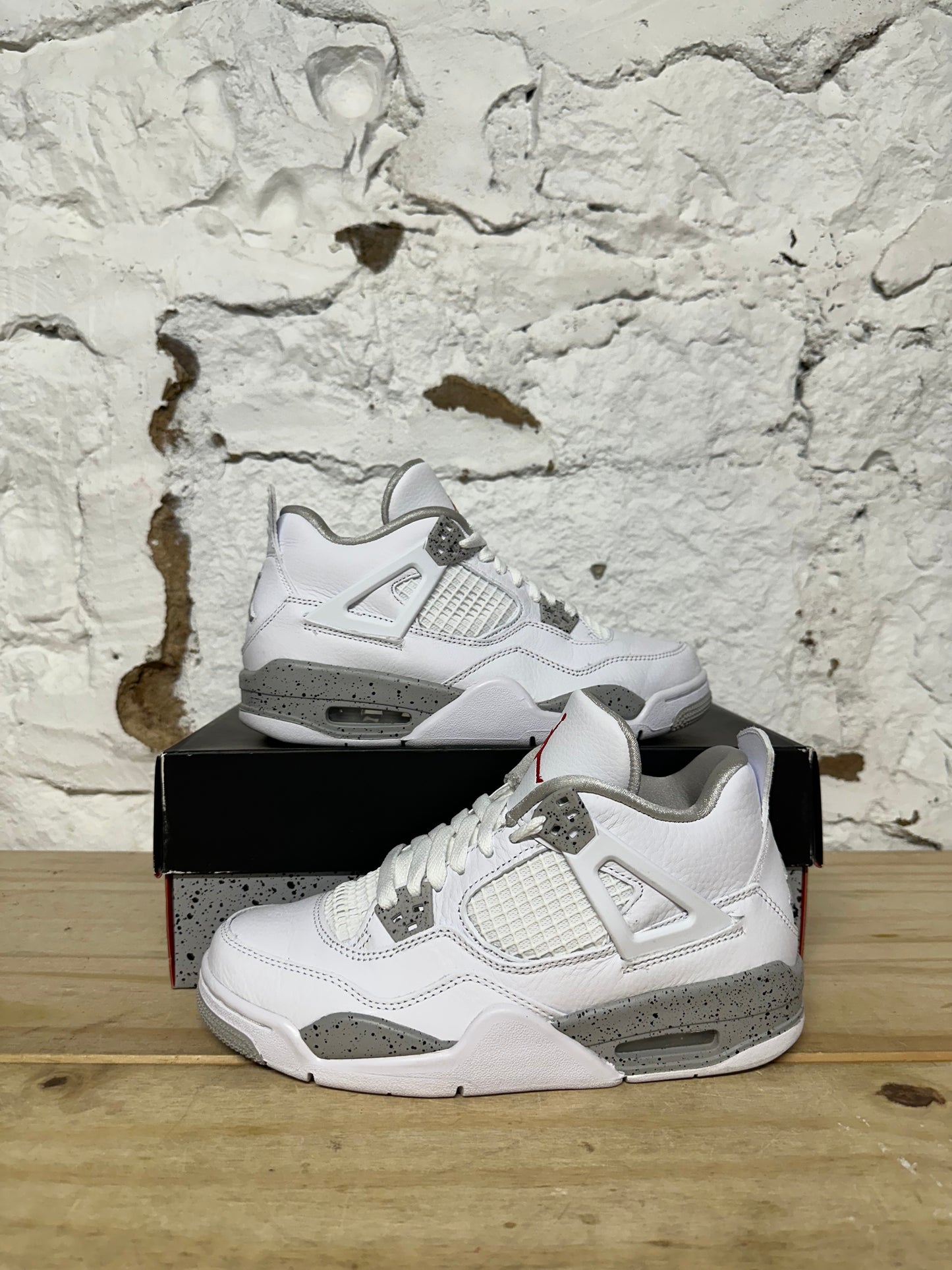 Air Jordan 4 White Oreo Sz 6Y