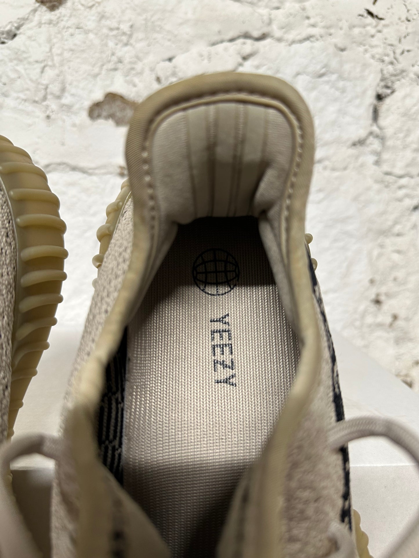 Yeezy 350 V2 Slate Sz 7.5