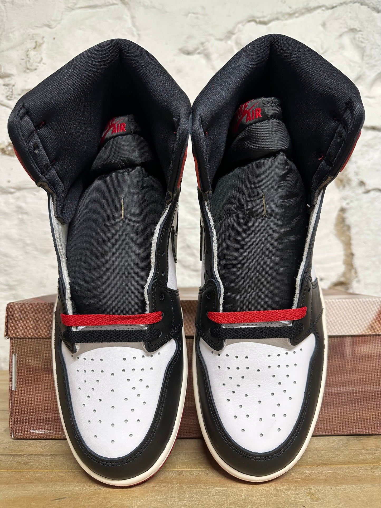Air Jordan 1 Black Toe Reimagined Sz 12 DS
