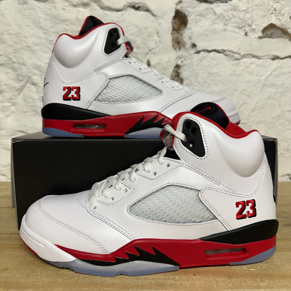 Air Jordan 5 Fire Red Black Tongue (2025) Sz 10 DS