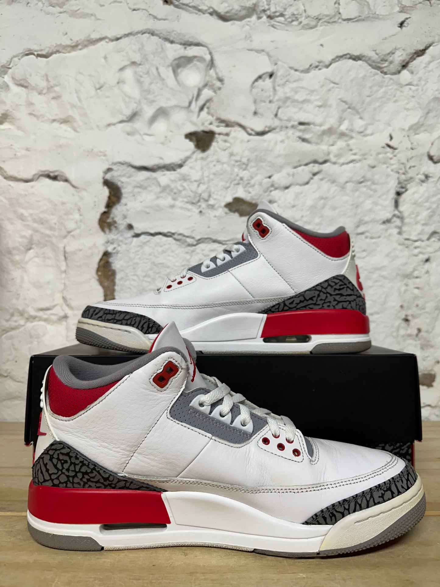 Air Jordan 3 Fire Red Sz 10.5