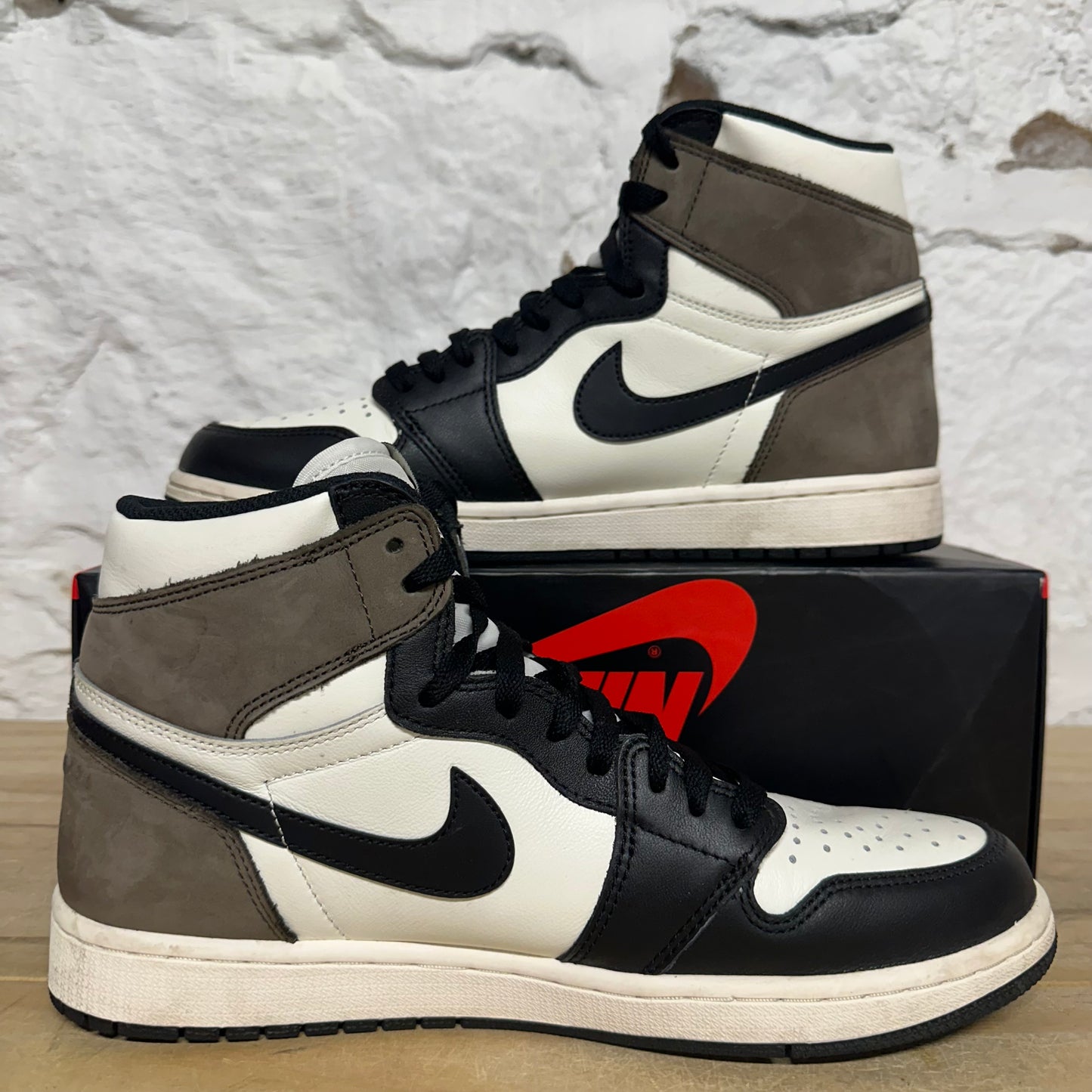 Air Jordan 1 High Dark Mocha Sz 10