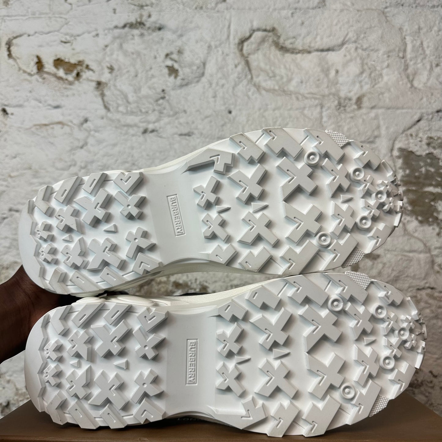 Burberry Arthur Tan Plaid White Sneaker Sz 12 (45) DS