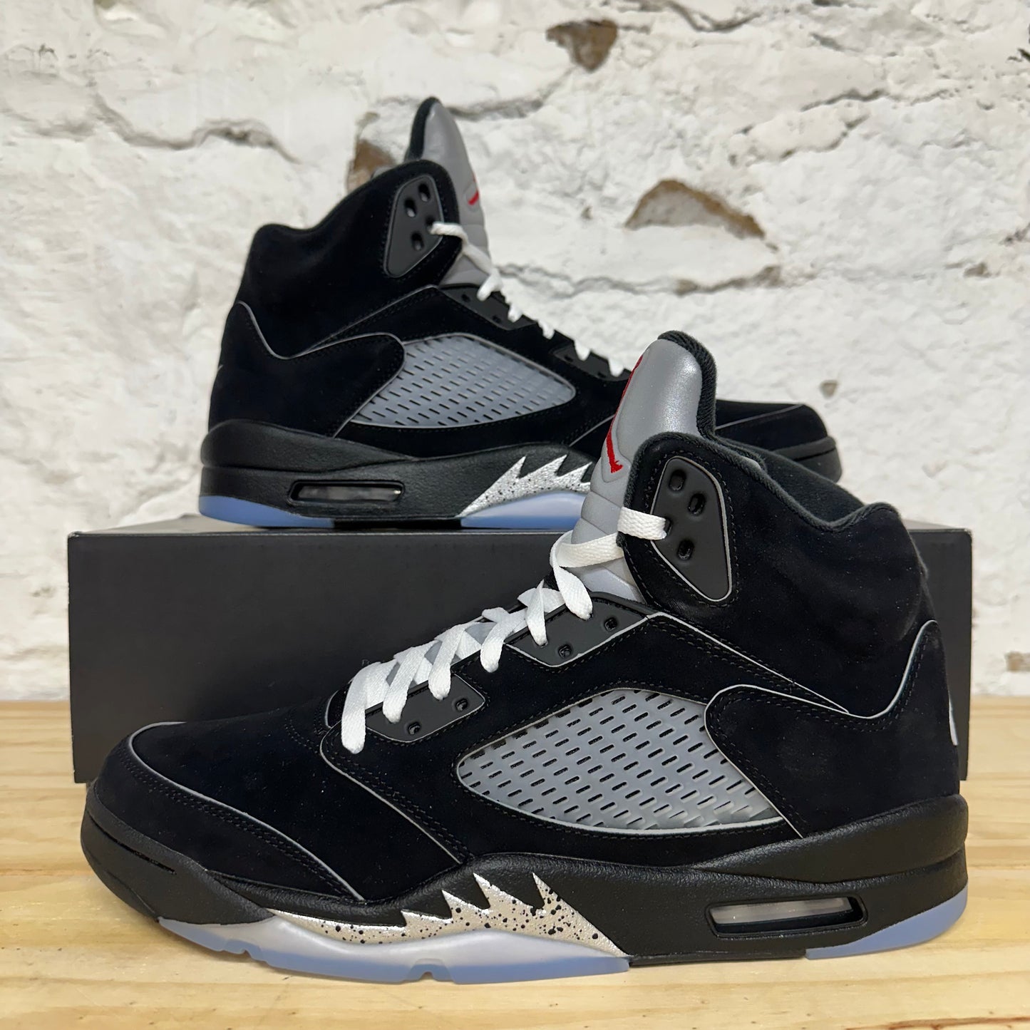 Air Jordan 5 Black Metallic Reimaigined Sz 12 DS