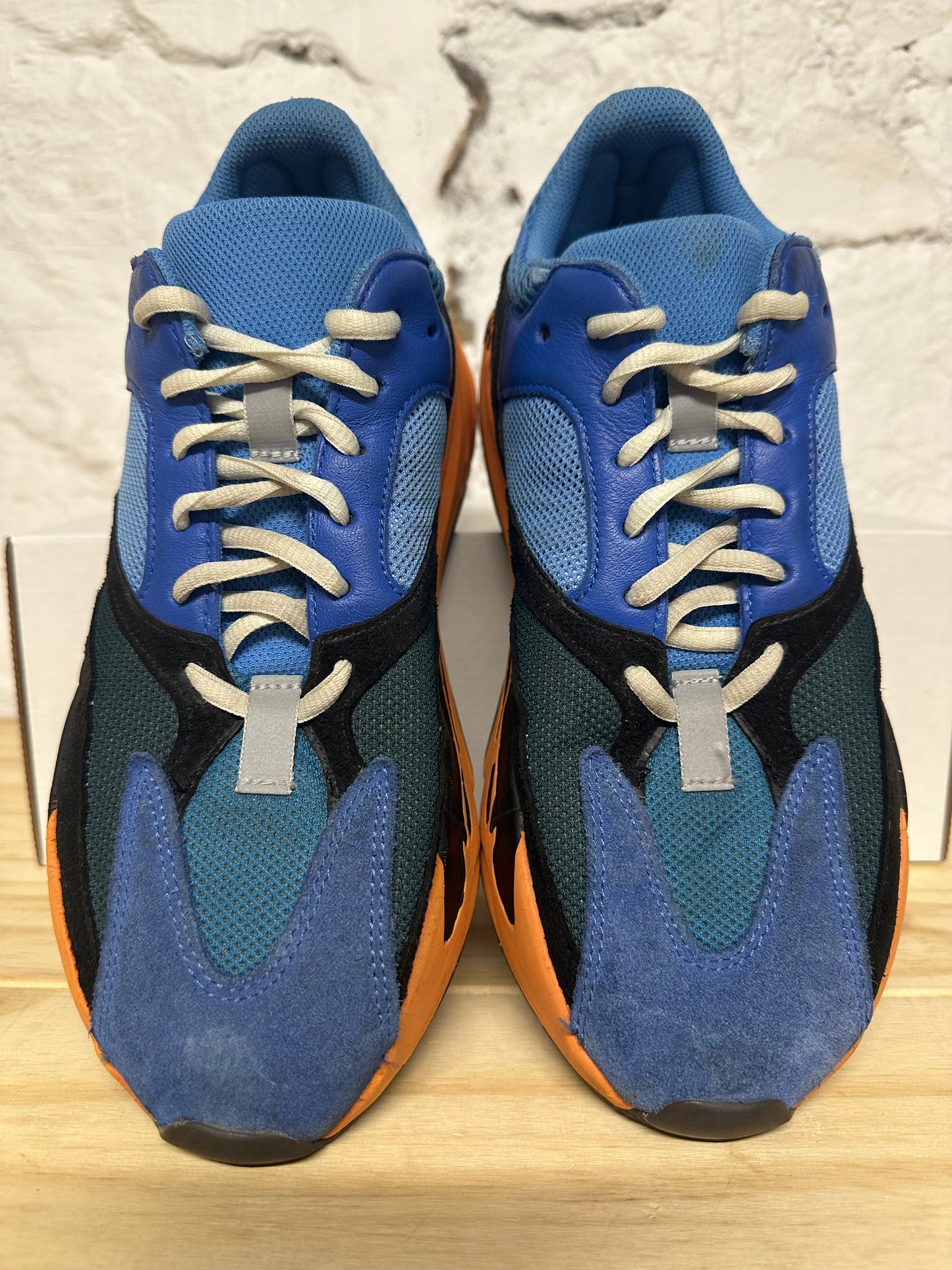 Yeezy 700 Bright Blue Sz 9.5