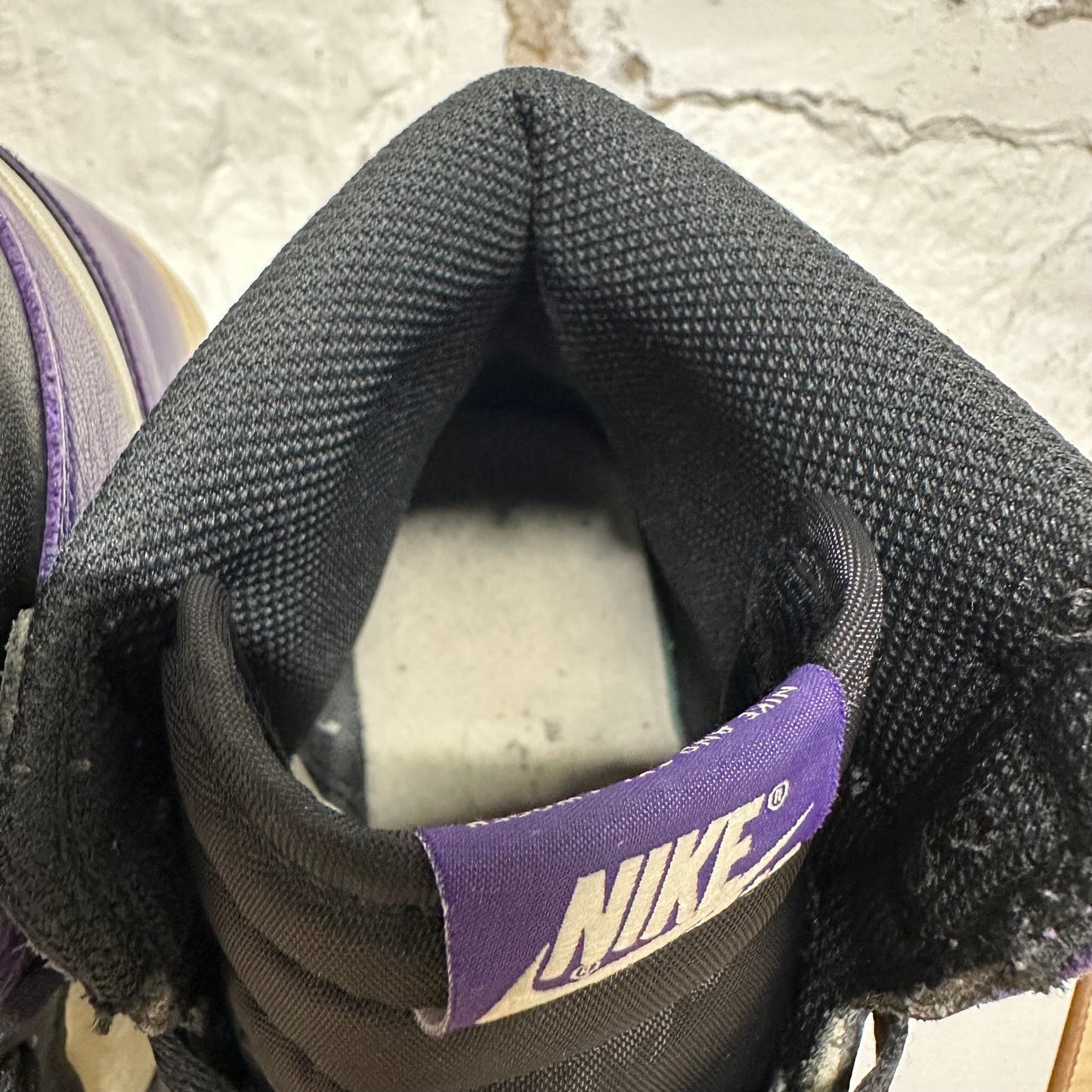 Air Jordan 1 High Court Purple Sz 9.5