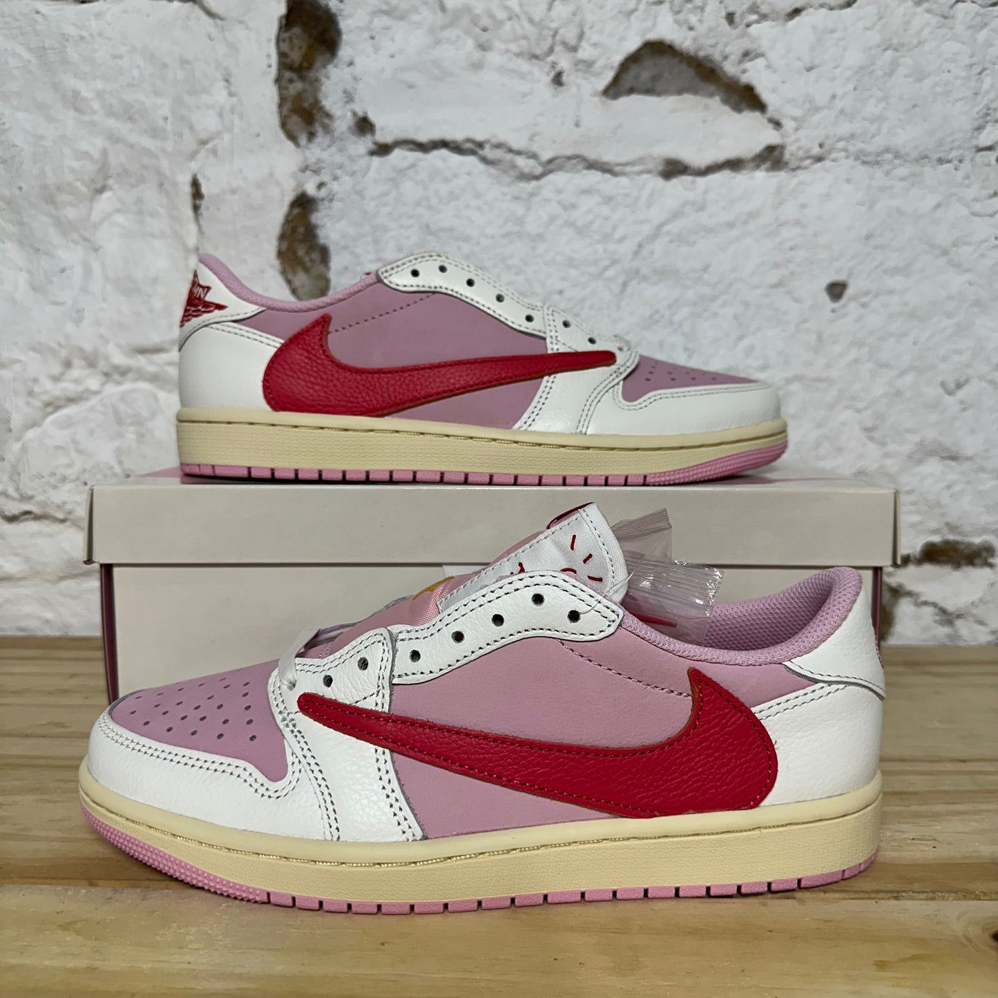 Air Jordan 1 Low Travis Scott Tropical Pink Sz 7 DS