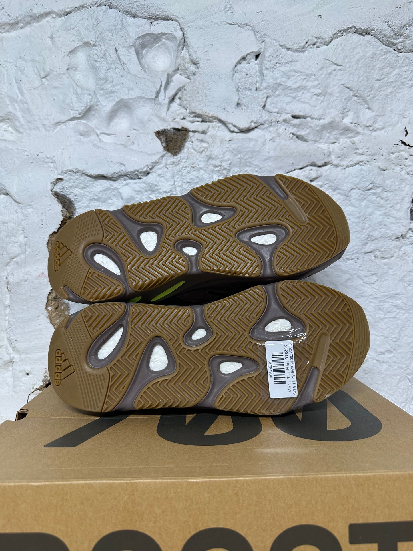 Yeezy 700 Mauve Sz 11.5 DS