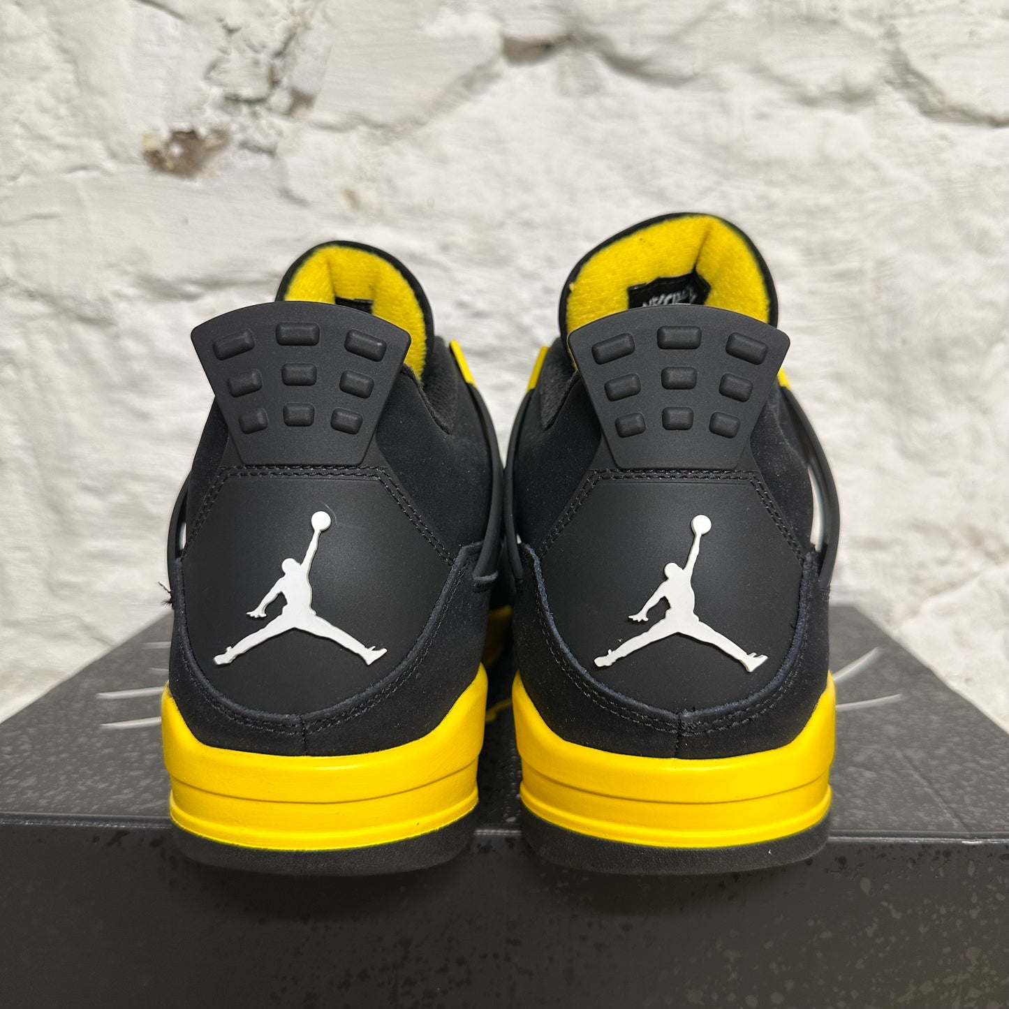 Air Jordan 4 Thunder Sz 11 DS