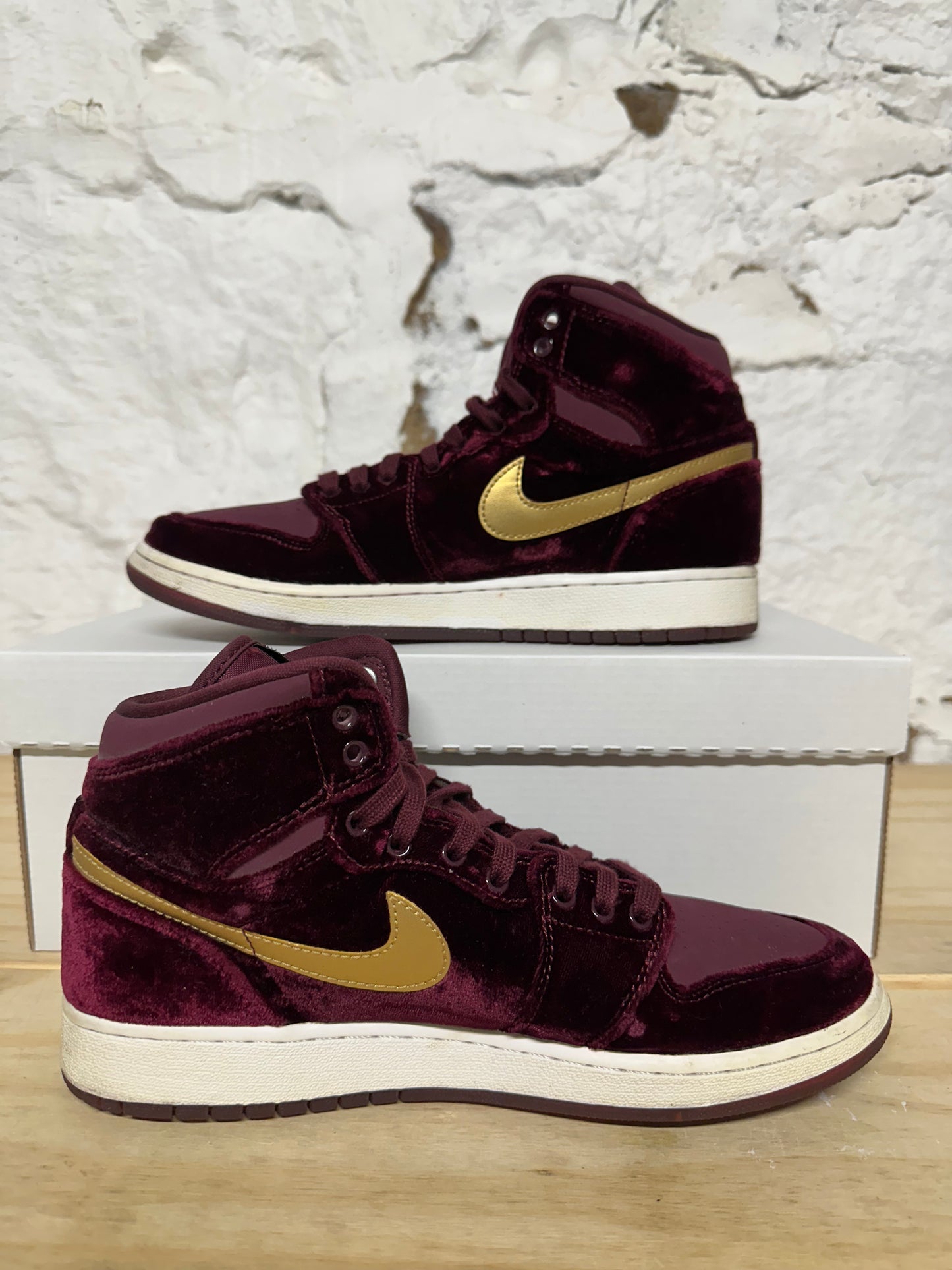 Air Jordan 1 Heiress Velvet Sz 7Y