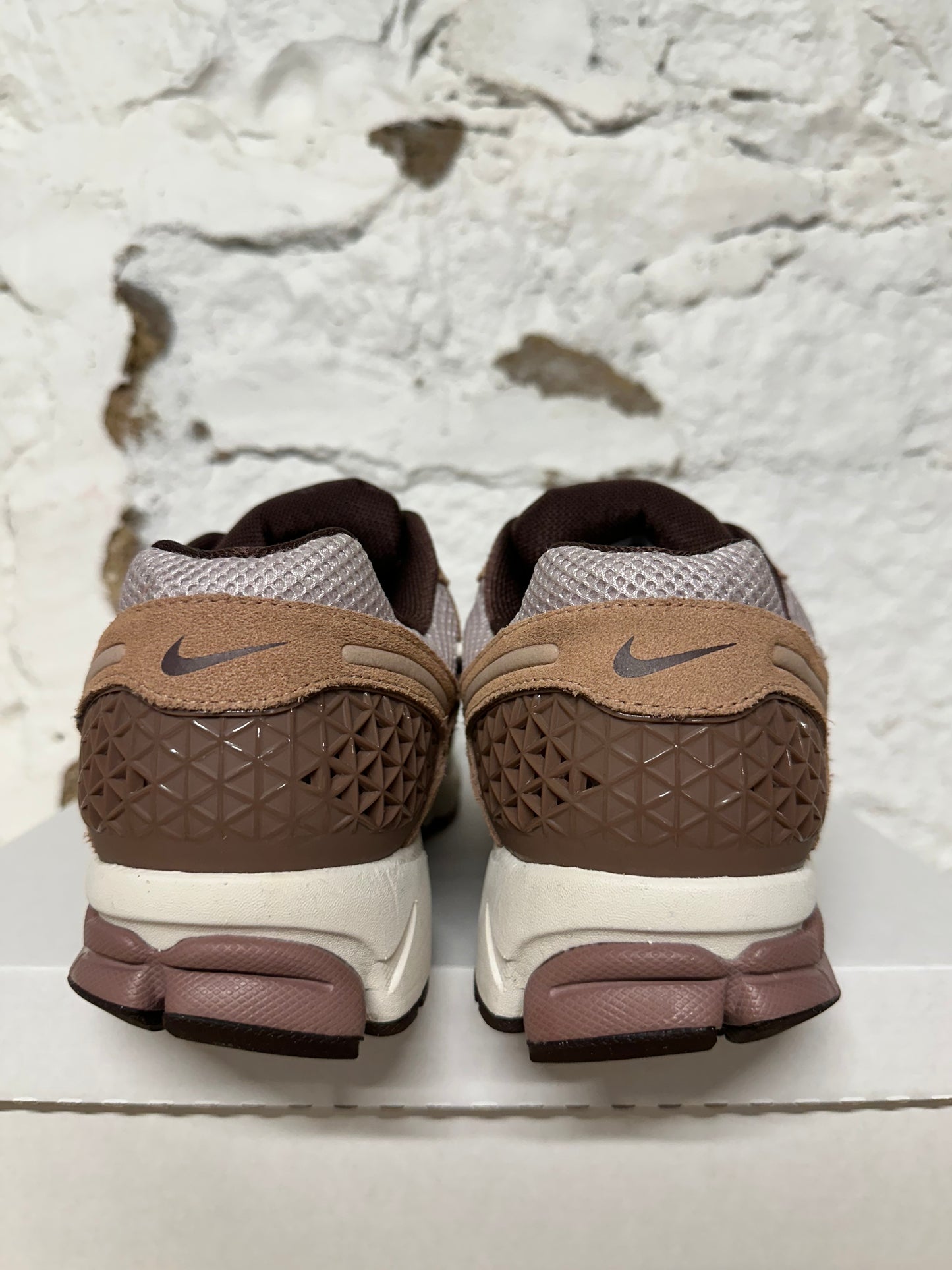 Nike Vomero 5 Dusted Clay Sz 11