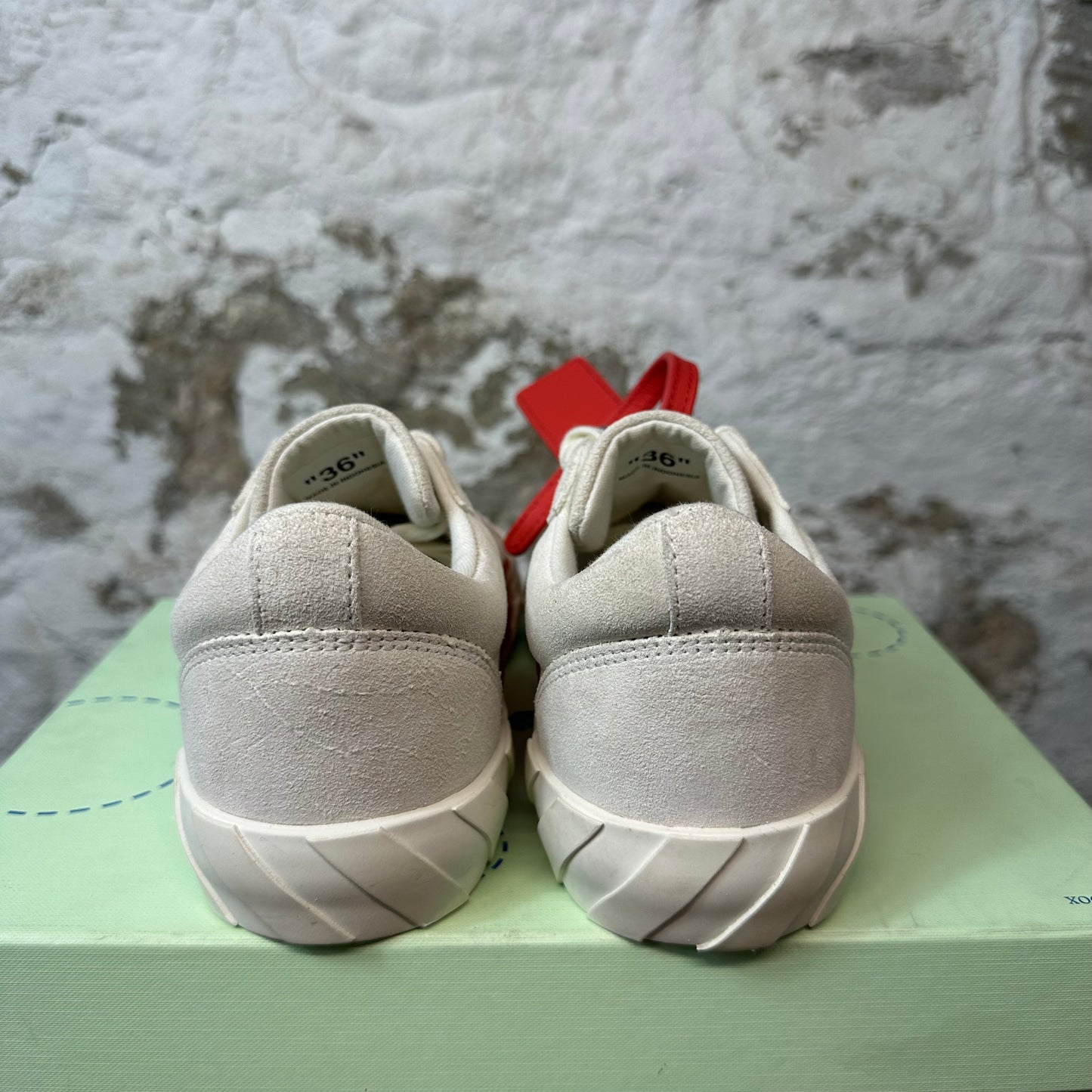 Off White Vulc Cream Suede Sz 4.5 (36) DS