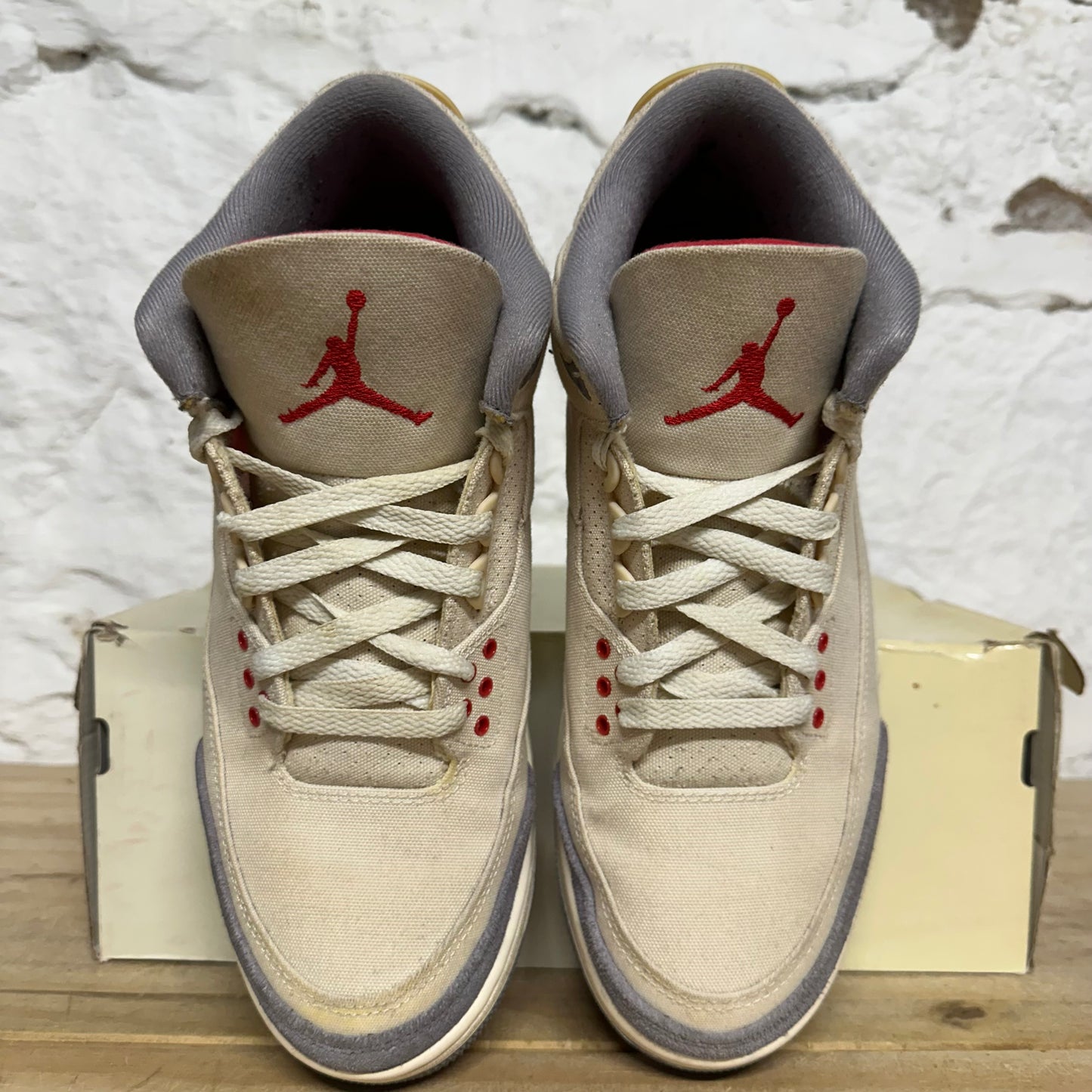 Air Jordan 3 Muslin Sz 9
