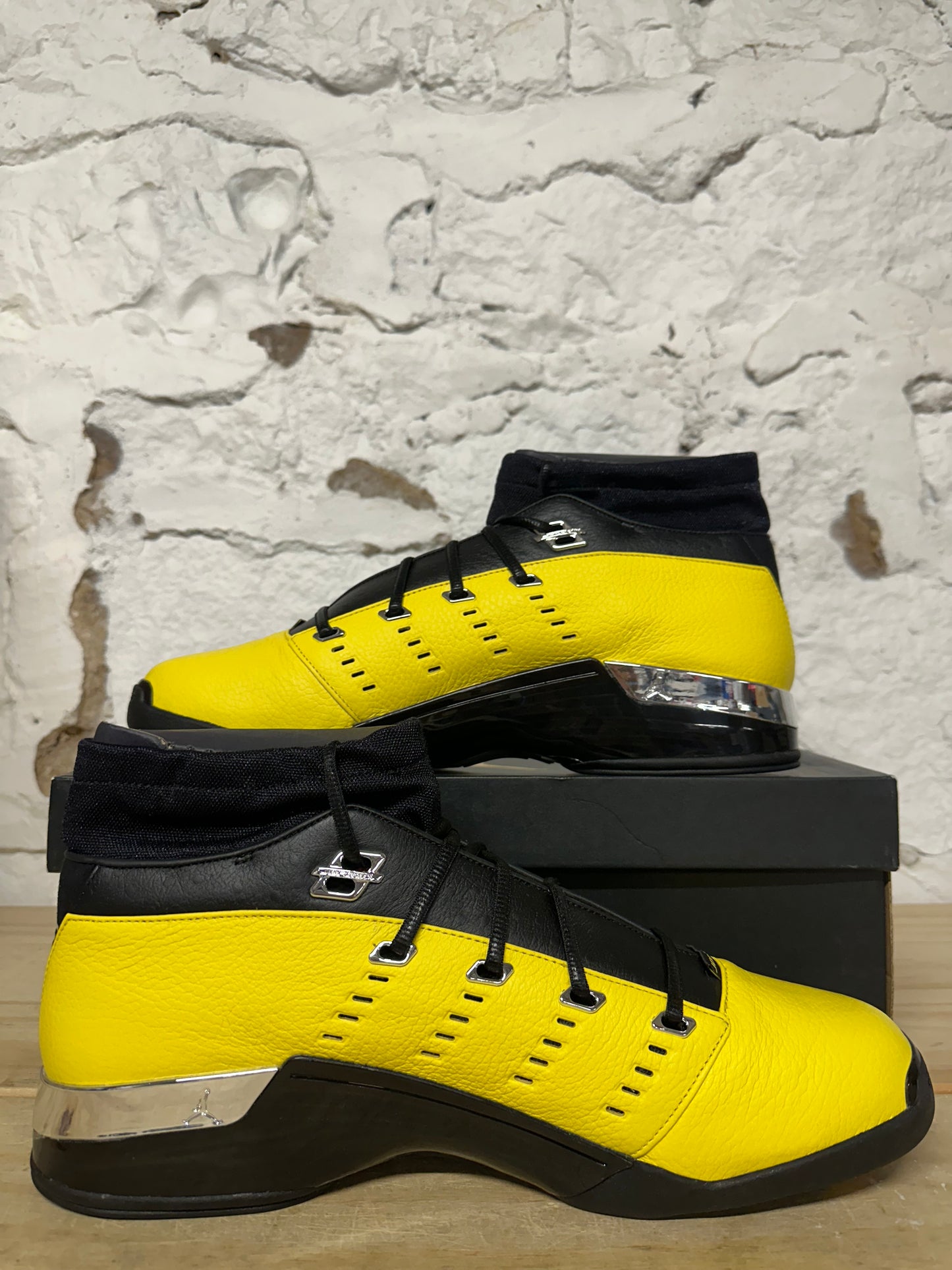 Air Jordan 17 Low Solefly Lightning Sz 14 DS