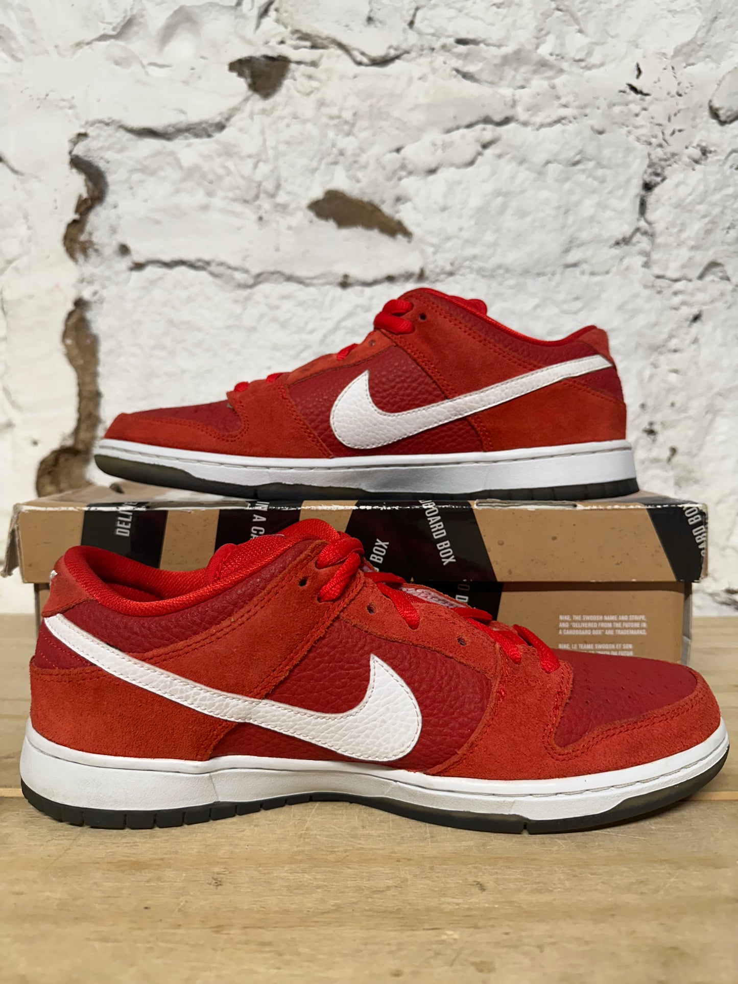 Nike SB Dunk Low Challenge Red Sz 10