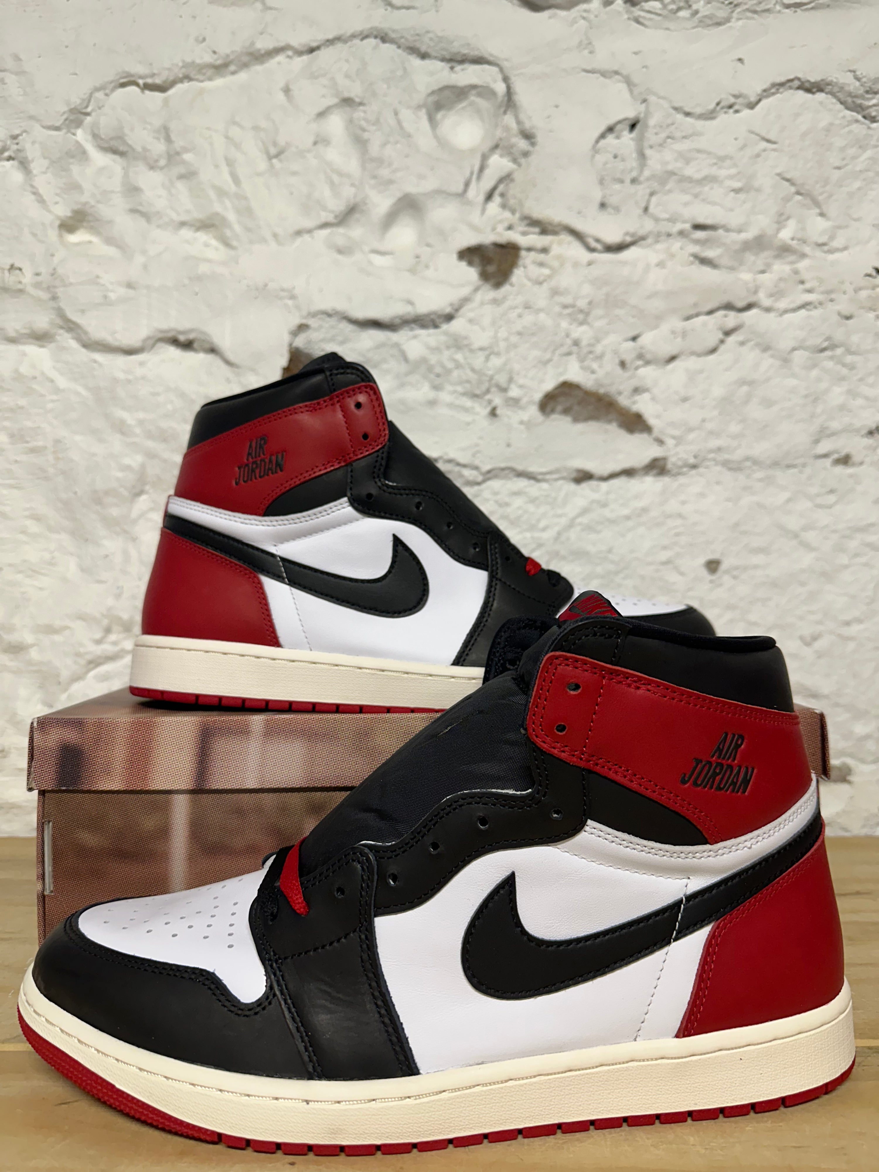 Air Jordan 1 High Black Toe Reimagined Sz 13 DS