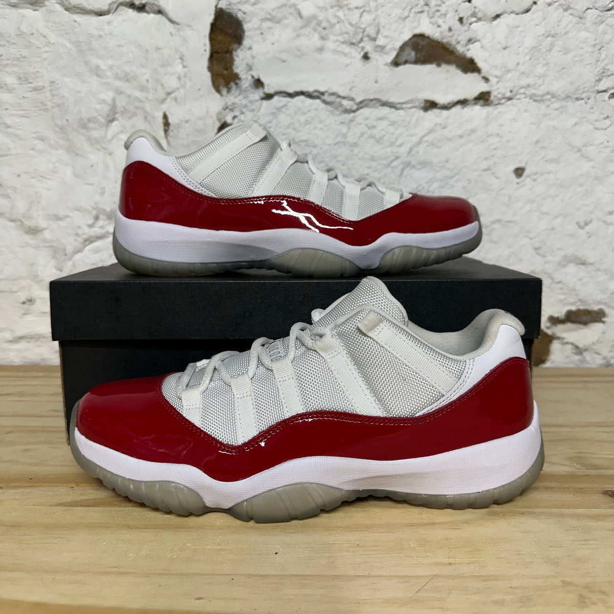 Air Jordan 11 Low Cherry (2016) Sz 9.5