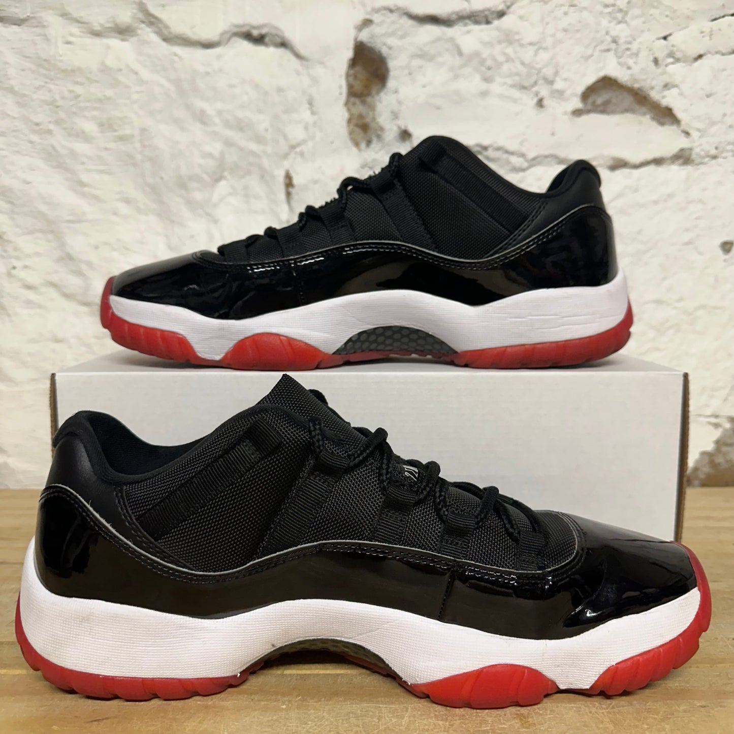 Air Jordan 11 Low Bred Sz 11.5