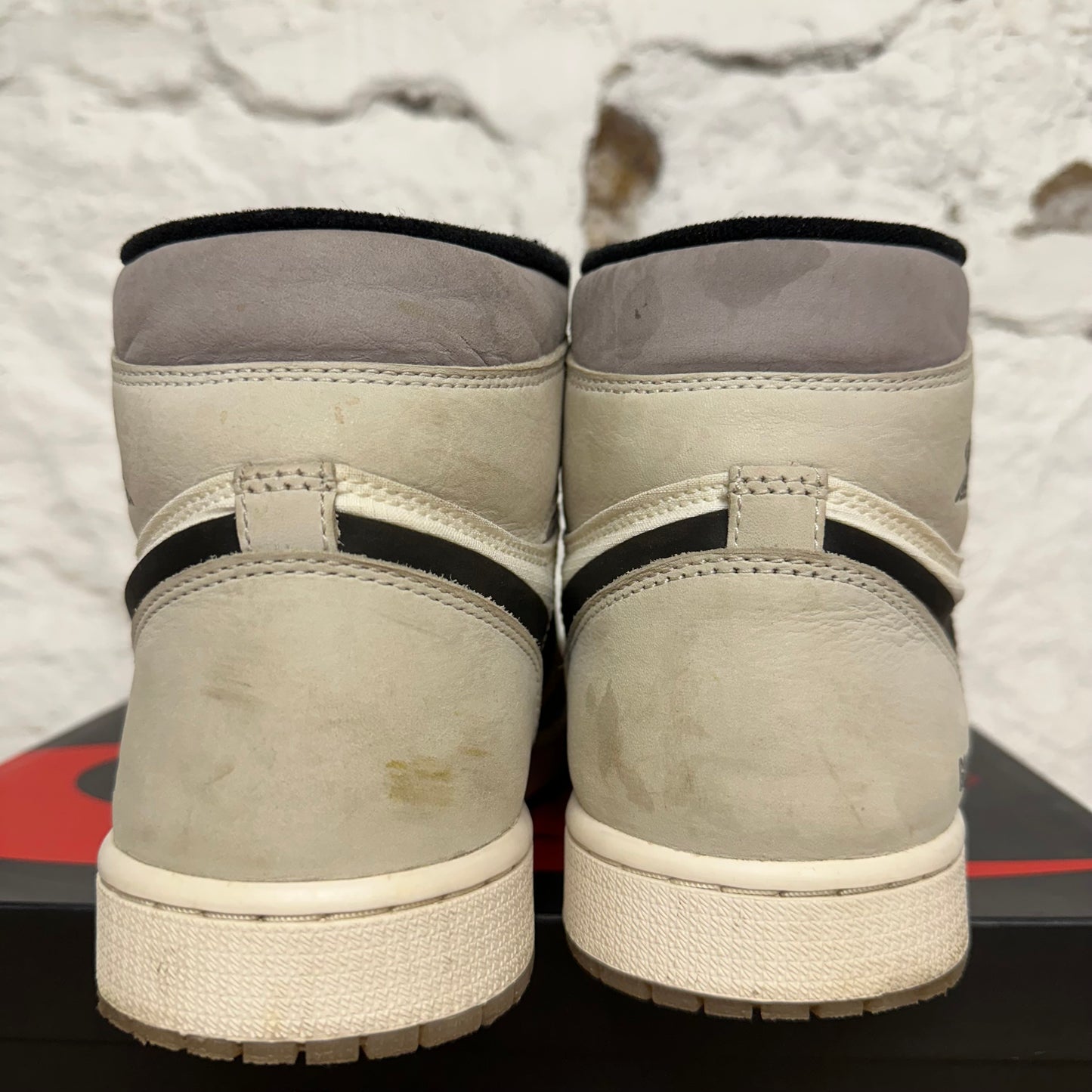 Air Jordan 1 High Gore-Tex Light Bone Sz 9.5