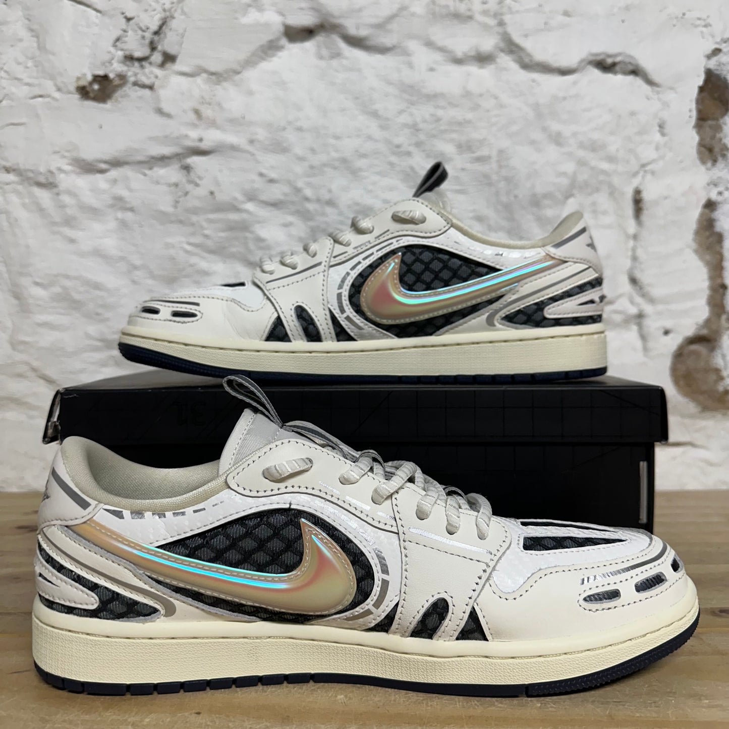 Air Jordan 1 Low Method of Make V3 Coconut Milk Sz 9.5 (11W)