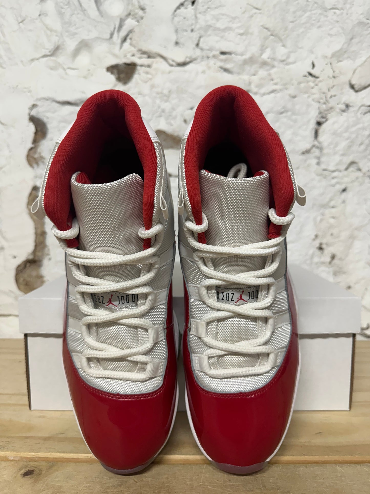 Air Jordan 11 High Cherry Sz 10.5