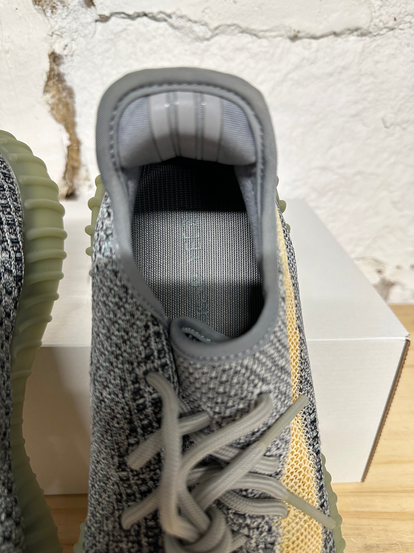 Yeezy 350 V2 Ash Blue Sz 9.5