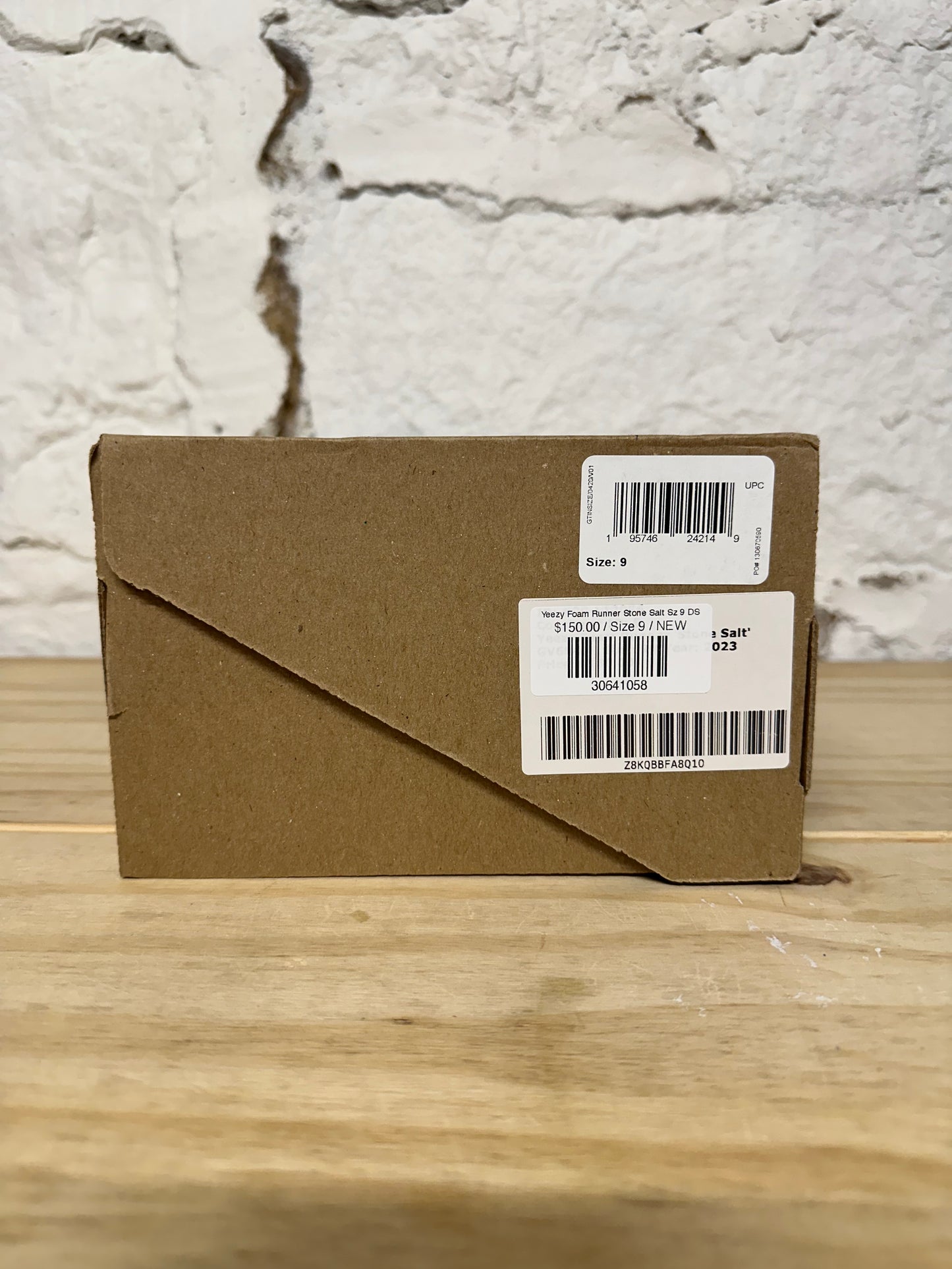 Yeezy Foam Runner Stone Salt Sz 9 DS